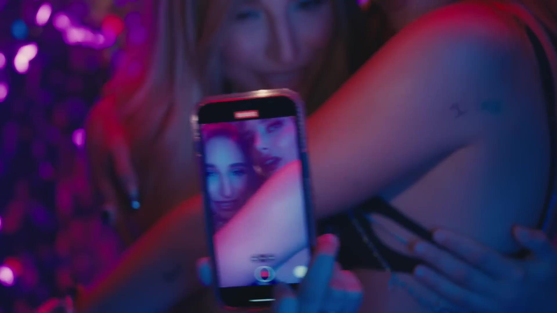 BellaJuicyJ_InYou_MV_BTD_324.jpg