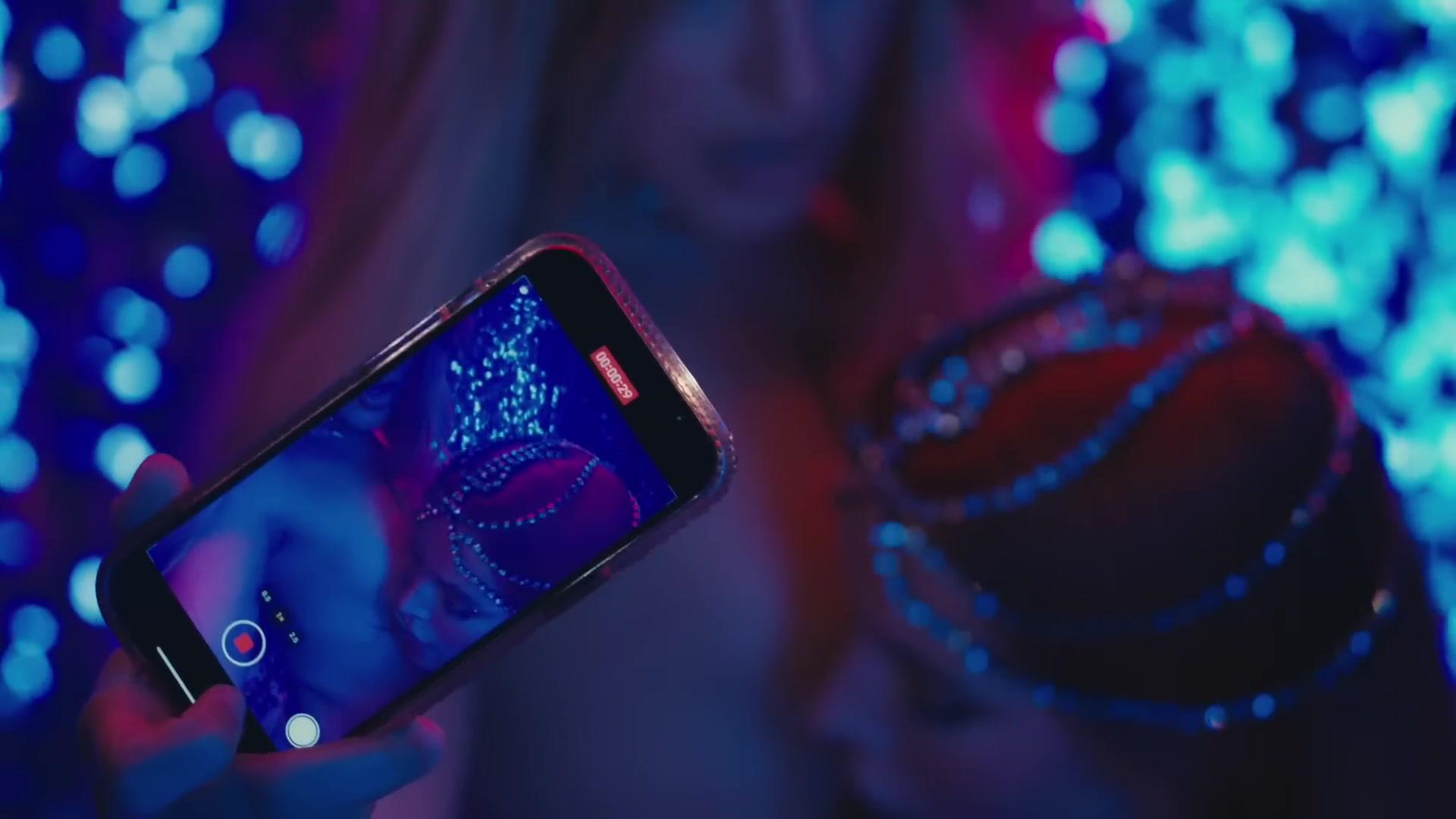 BellaJuicyJ_InYou_MV_BTD_498.jpg