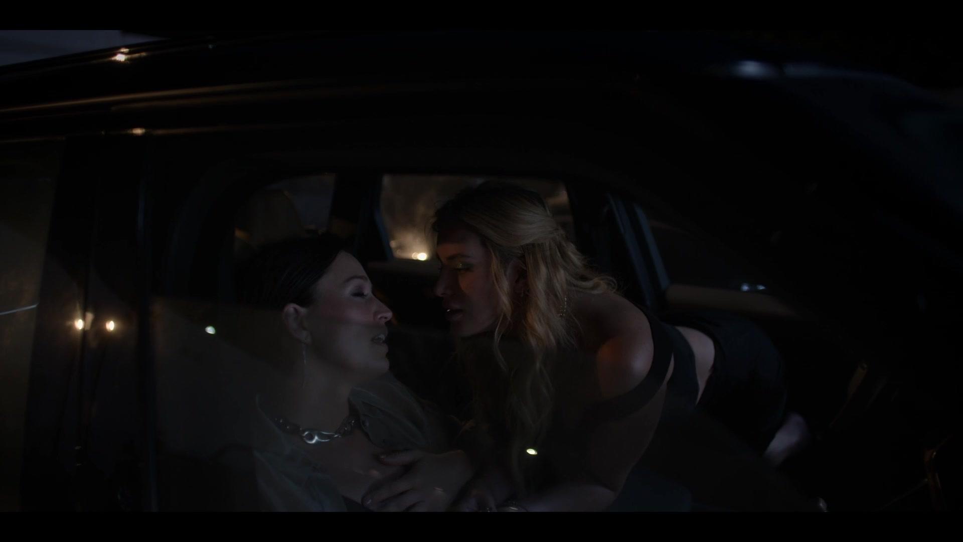 BellaScenes_AHS_2x03_BTD_0823.jpg BellaScenes_AHS_2x03_BTD_0823.jpg