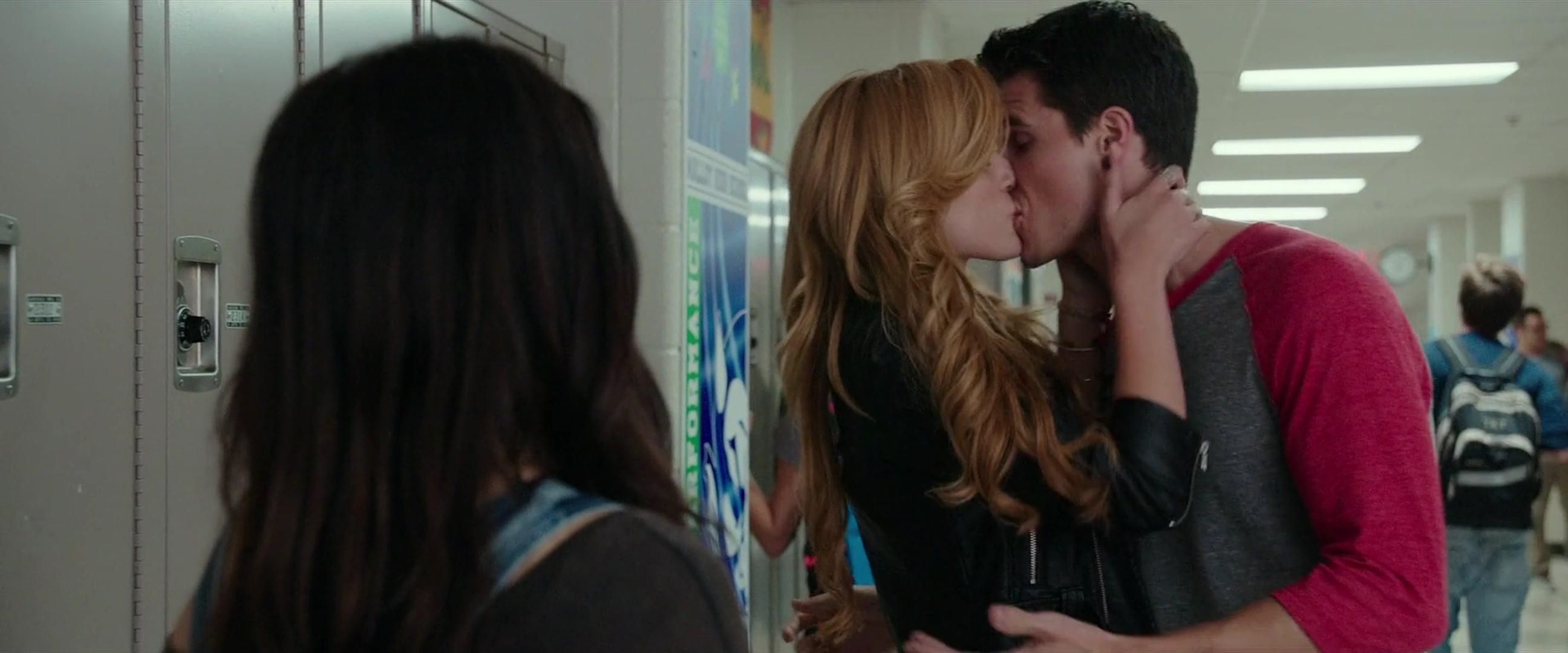 BellaScenes_TheDuff_BTD_0334.jpg BellaScenes_TheDuff_BTD_0334.jpg