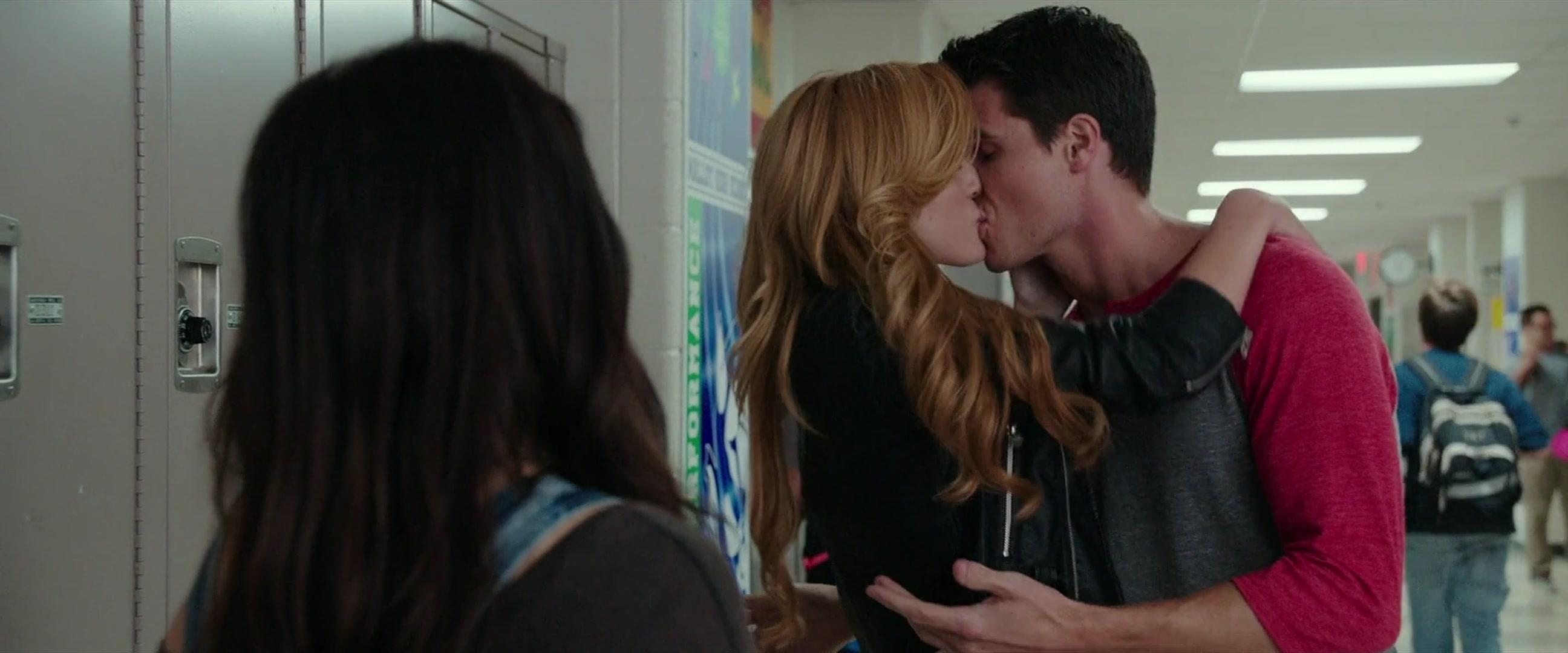 BellaScenes_TheDuff_BTD_0336.jpg BellaScenes_TheDuff_BTD_0336.jpg