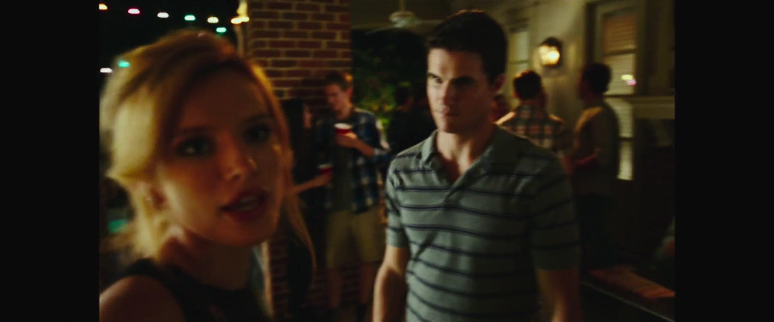 BellaScenes_TheDuff_BTD_0711.jpg BellaScenes_TheDuff_BTD_0711.jpg