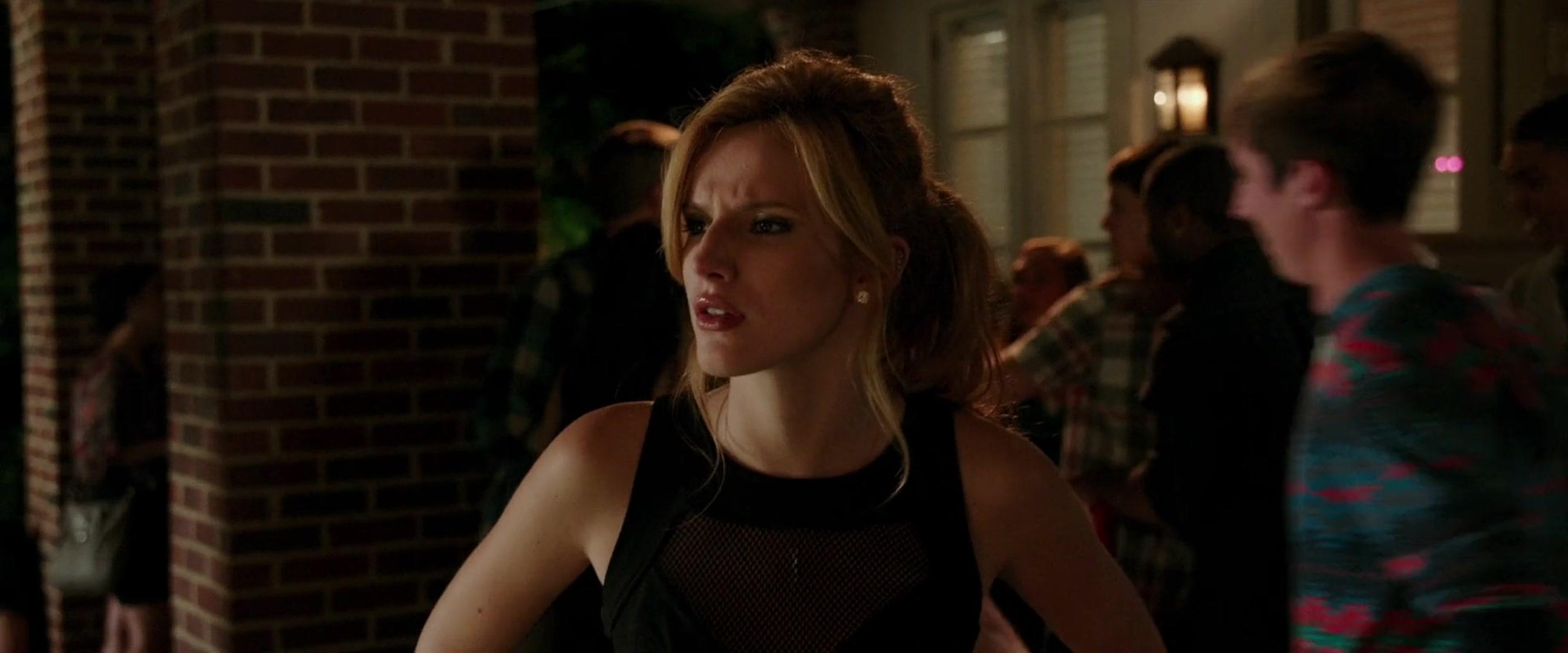 BellaScenes_TheDuff_BTD_0856.jpg BellaScenes_TheDuff_BTD_0856.jpg
