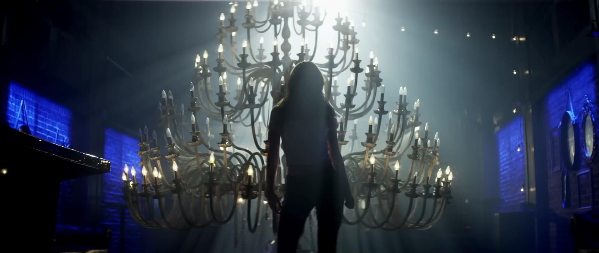 Bella_BurnSoBright_MV_MidnightSun_BTD_010.jpg