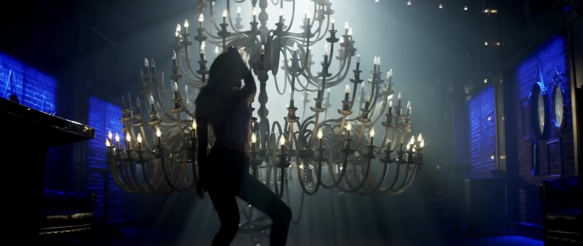 Bella_BurnSoBright_MV_MidnightSun_BTD_022.jpg Bella_BurnSoBright_MV_MidnightSun_BTD_022.jpg