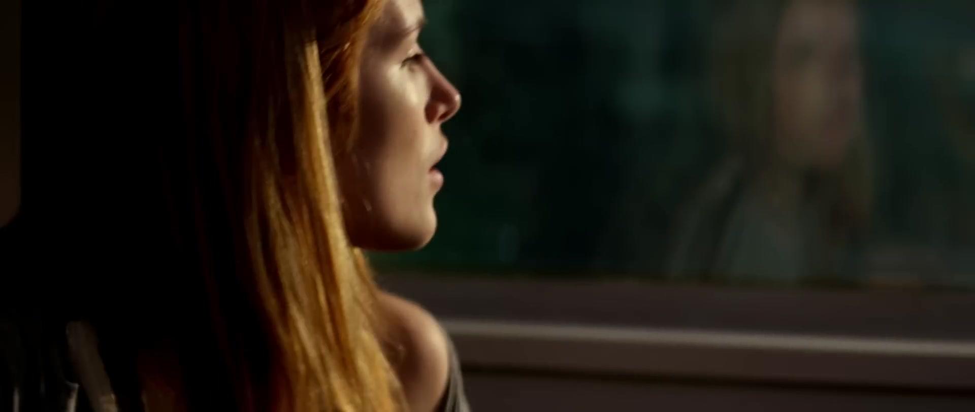 Bella_BurnSoBright_MV_MidnightSun_BTD_049.jpg