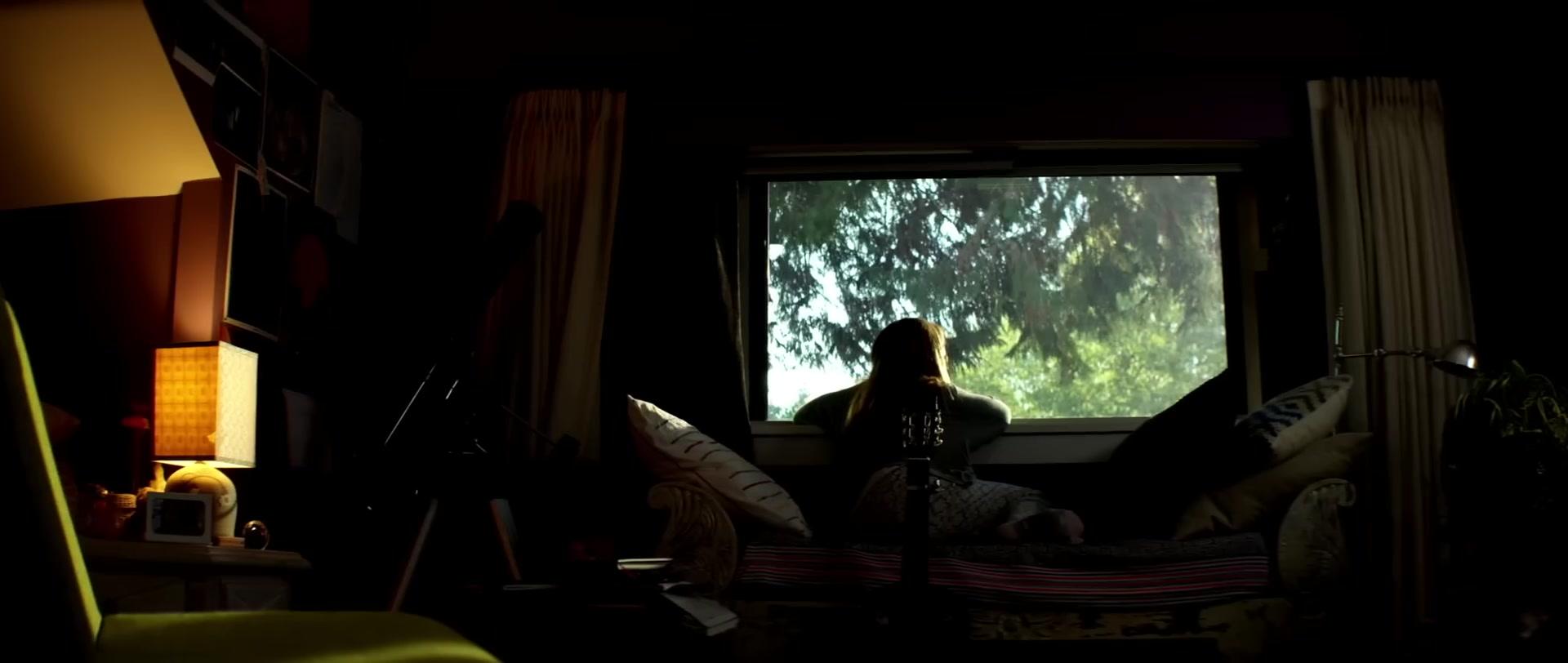 Bella_BurnSoBright_MV_MidnightSun_BTD_064.jpg Bella_BurnSoBright_MV_MidnightSun_BTD_064.jpg
