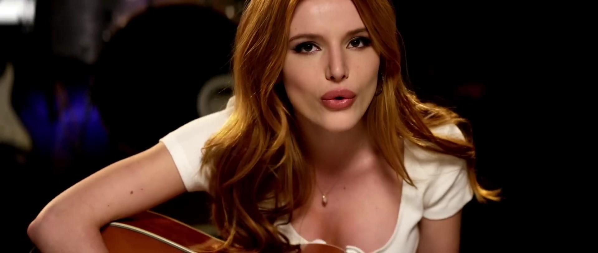 Bella_BurnSoBright_MV_MidnightSun_BTD_068.jpg