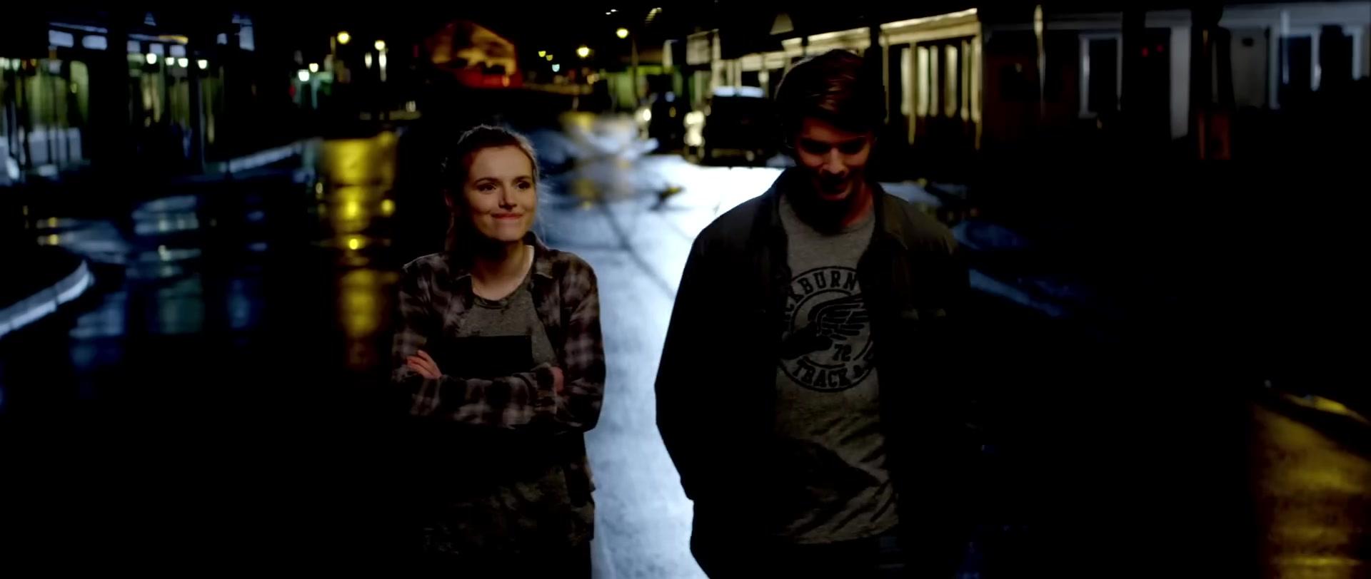 Bella_BurnSoBright_MV_MidnightSun_BTD_092.jpg Bella_BurnSoBright_MV_MidnightSun_BTD_092.jpg