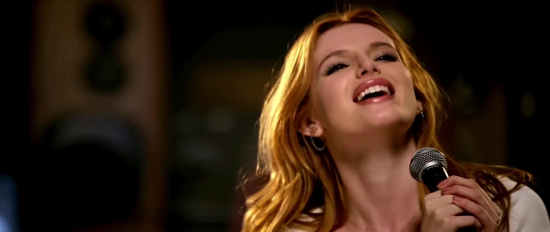Bella_BurnSoBright_MV_MidnightSun_BTD_120.jpg