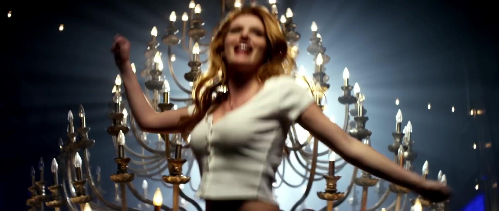 Bella_BurnSoBright_MV_MidnightSun_BTD_130.jpg