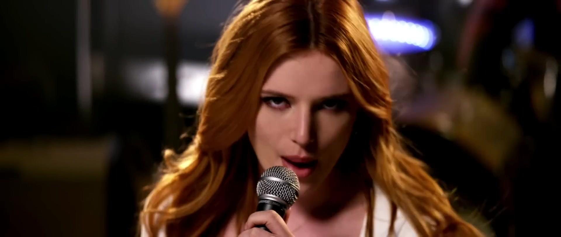 Bella_BurnSoBright_MV_MidnightSun_BTD_145.jpg