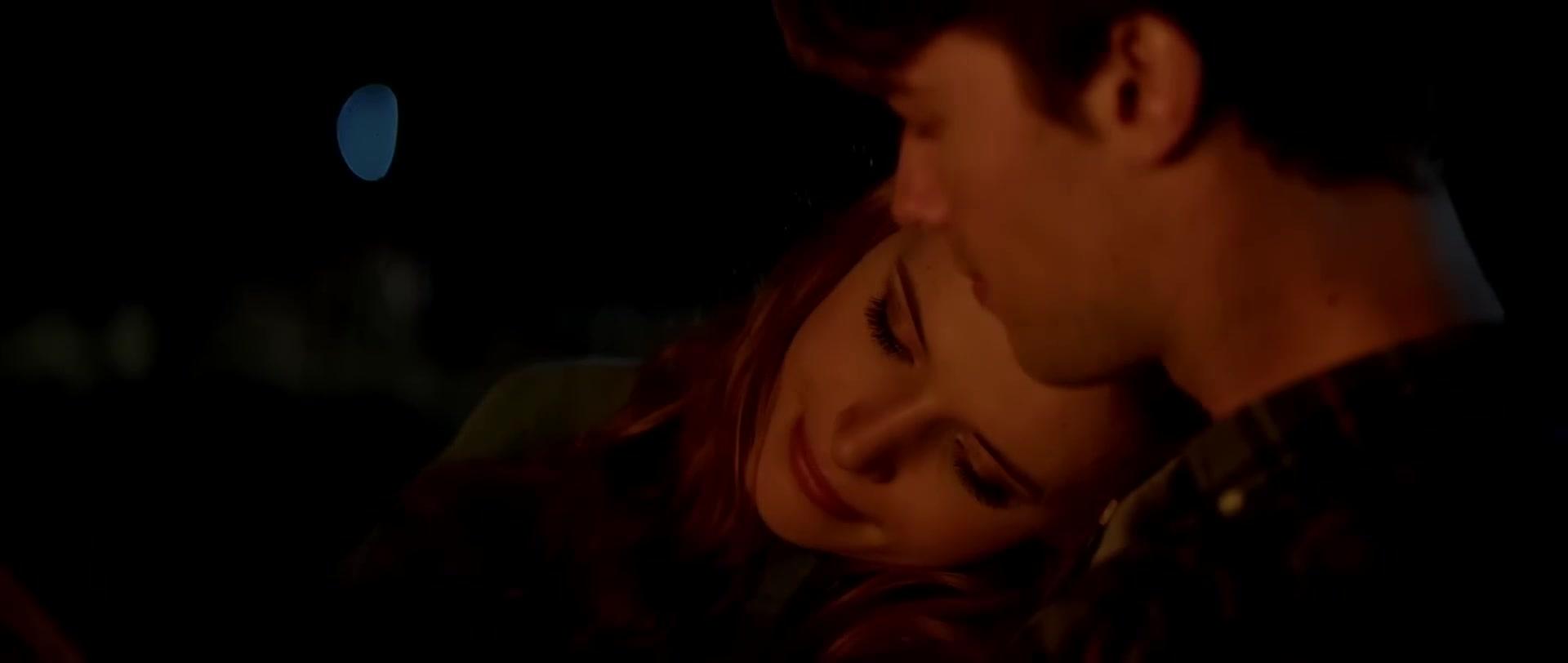 Bella_BurnSoBright_MV_MidnightSun_BTD_174.jpg