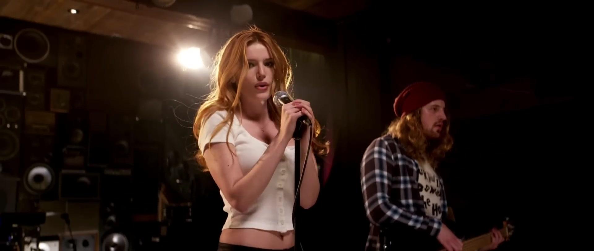 Bella_BurnSoBright_MV_MidnightSun_BTD_203.jpg Bella_BurnSoBright_MV_MidnightSun_BTD_203.jpg