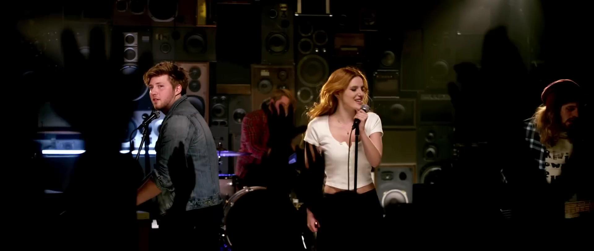 Bella_BurnSoBright_MV_MidnightSun_BTD_242.jpg Bella_BurnSoBright_MV_MidnightSun_BTD_242.jpg