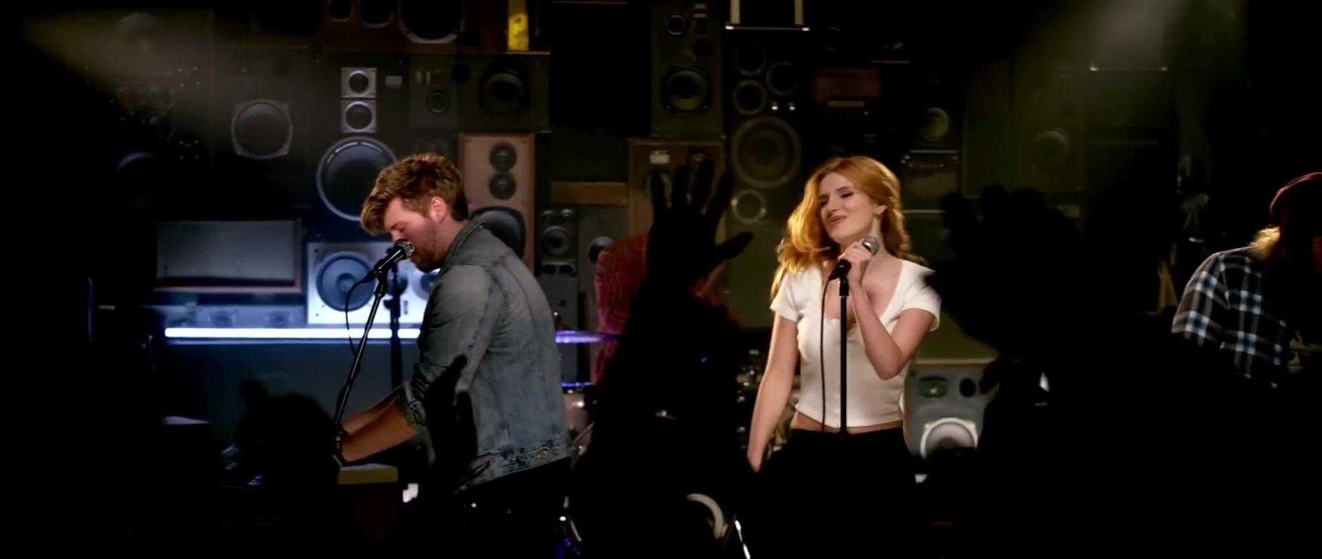 Bella_BurnSoBright_MV_MidnightSun_BTD_243.jpg