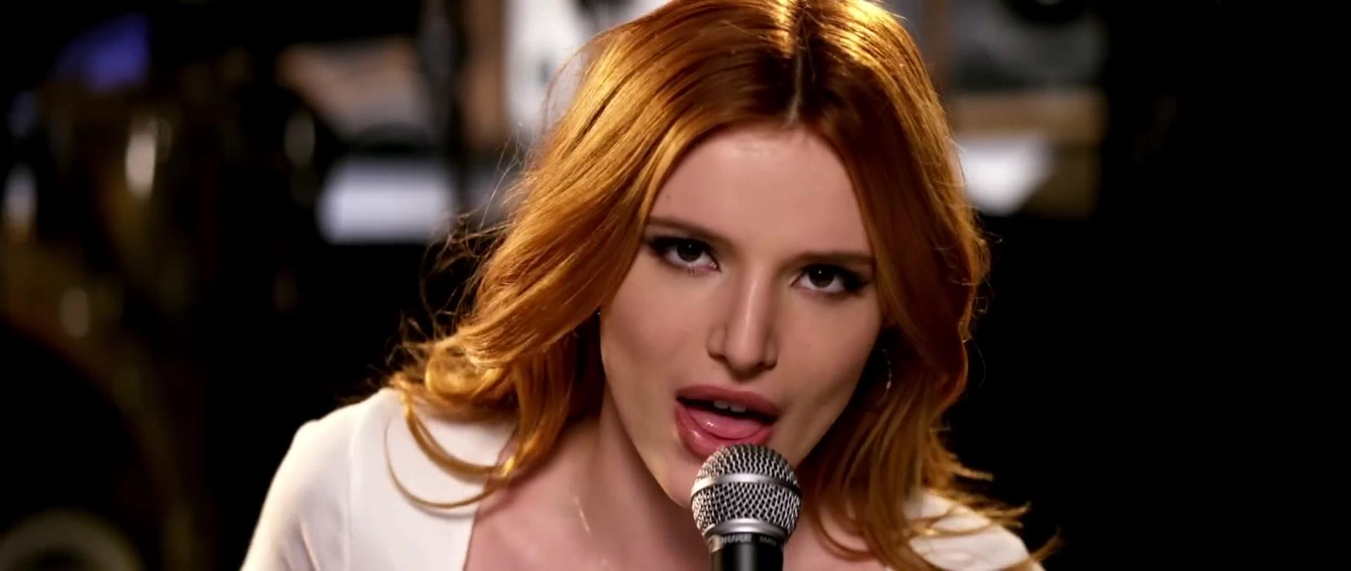 Bella_BurnSoBright_MV_MidnightSun_BTD_276.jpg Bella_BurnSoBright_MV_MidnightSun_BTD_276.jpg