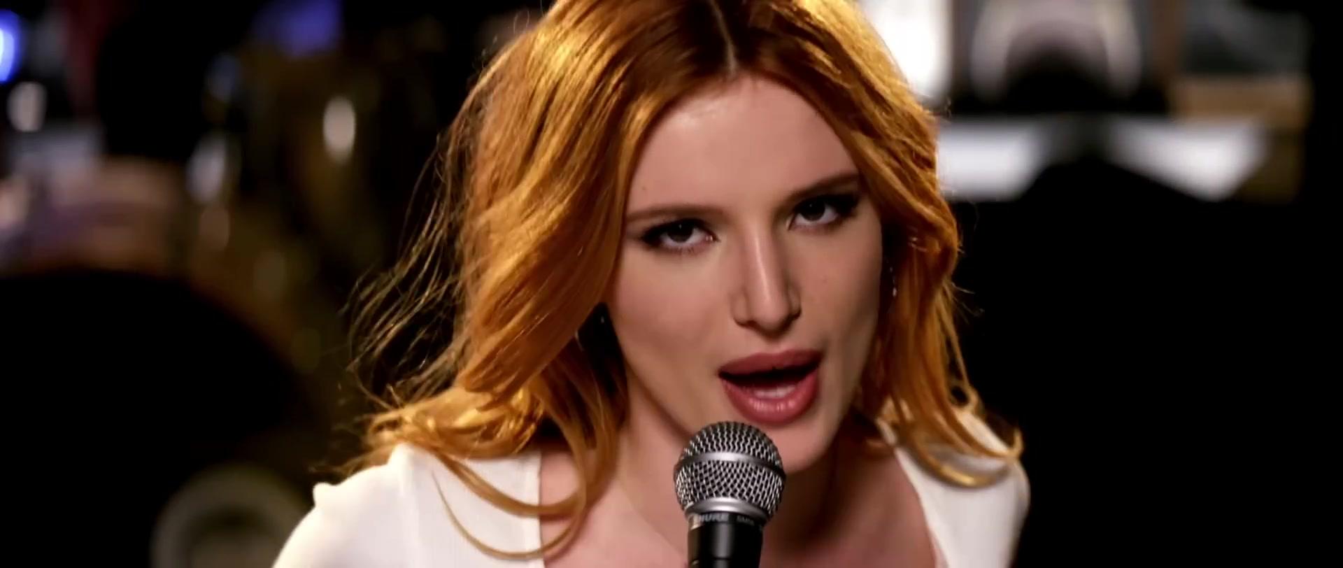 Bella_BurnSoBright_MV_MidnightSun_BTD_278.jpg Bella_BurnSoBright_MV_MidnightSun_BTD_278.jpg