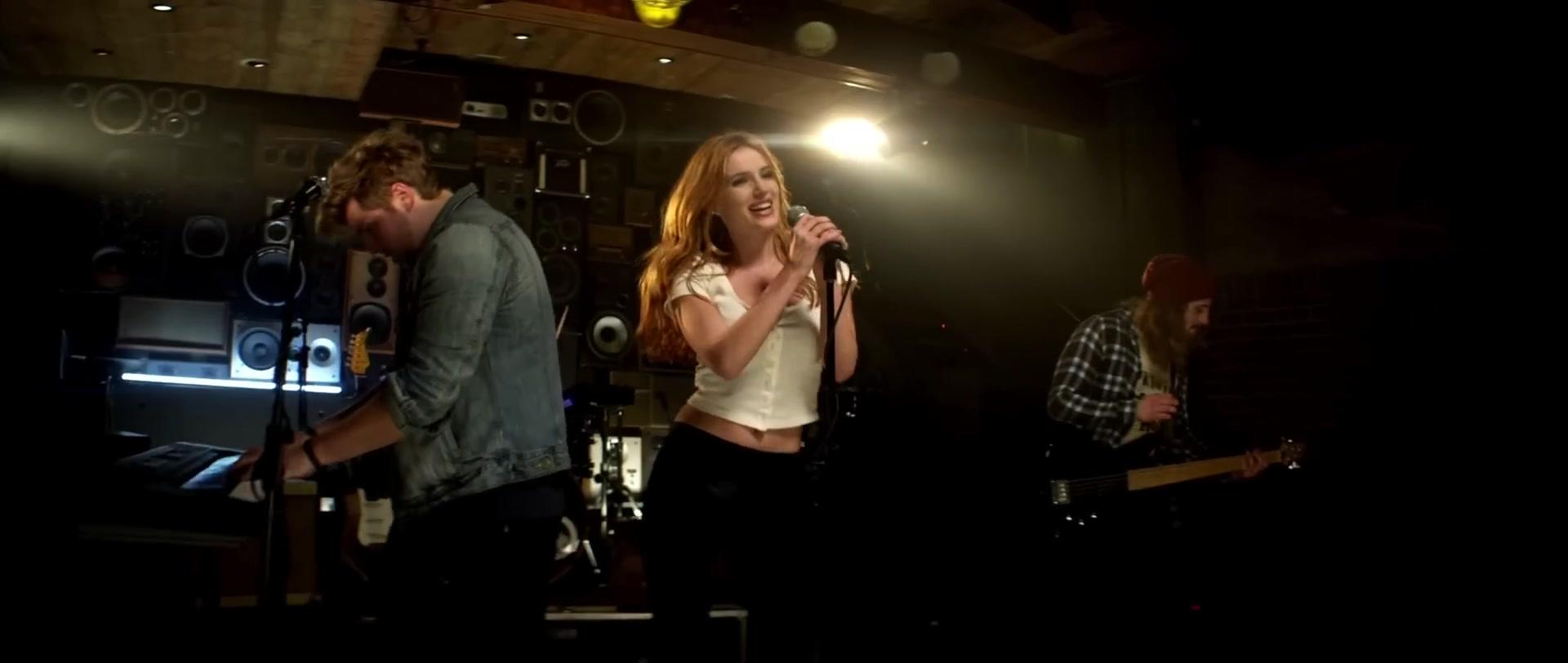 Bella_BurnSoBright_MV_MidnightSun_BTD_349.jpg