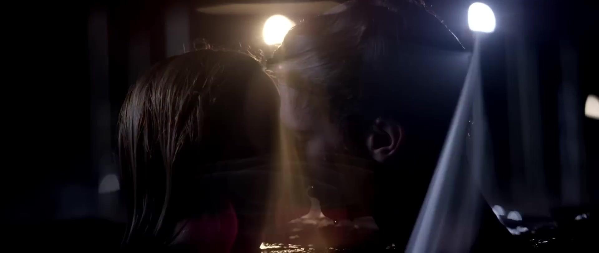 Bella_BurnSoBright_MV_MidnightSun_BTD_384.jpg