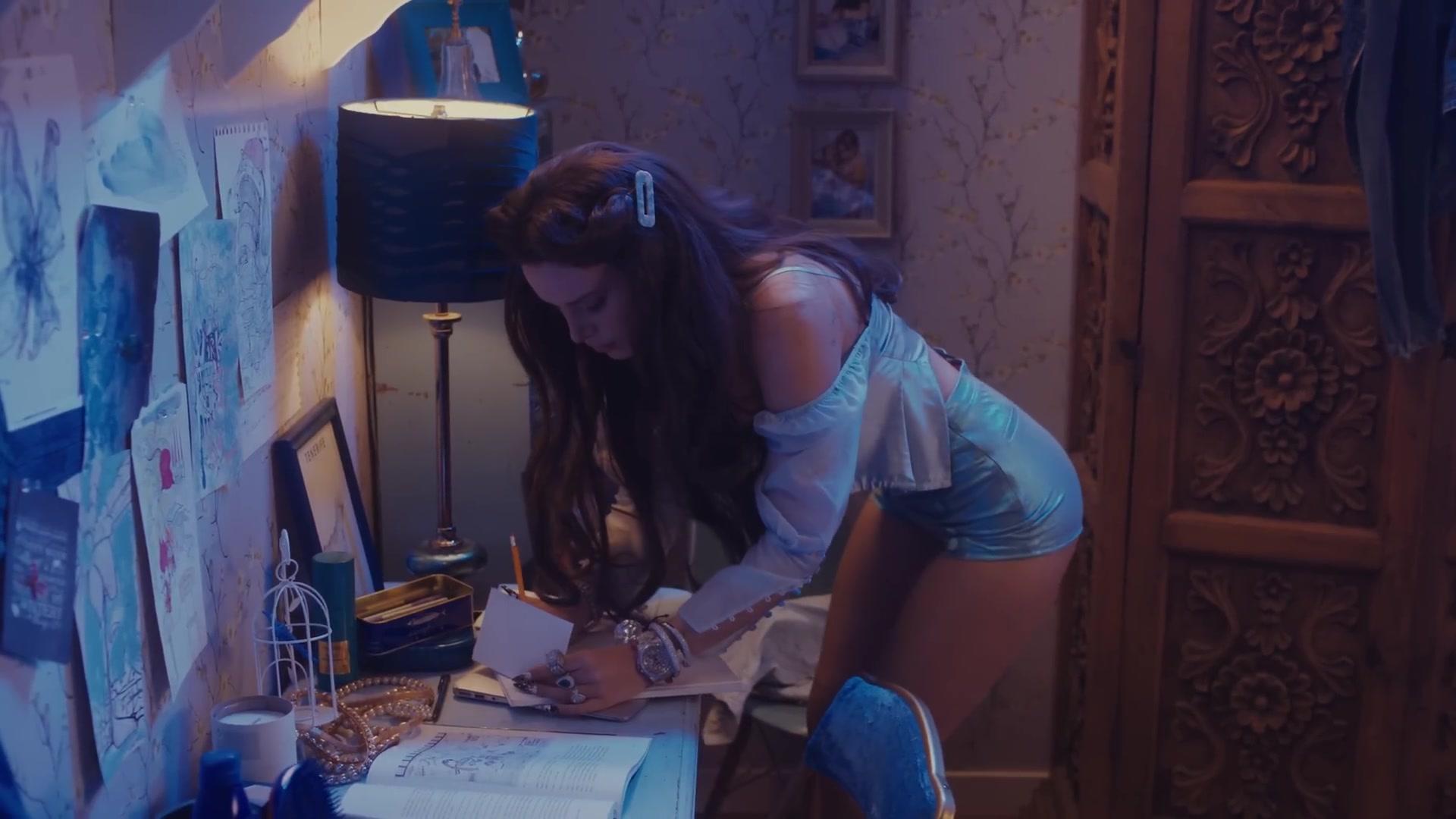 Bella_PhantomMV_BTD_0114.jpg Bella_PhantomMV_BTD_0114.jpg