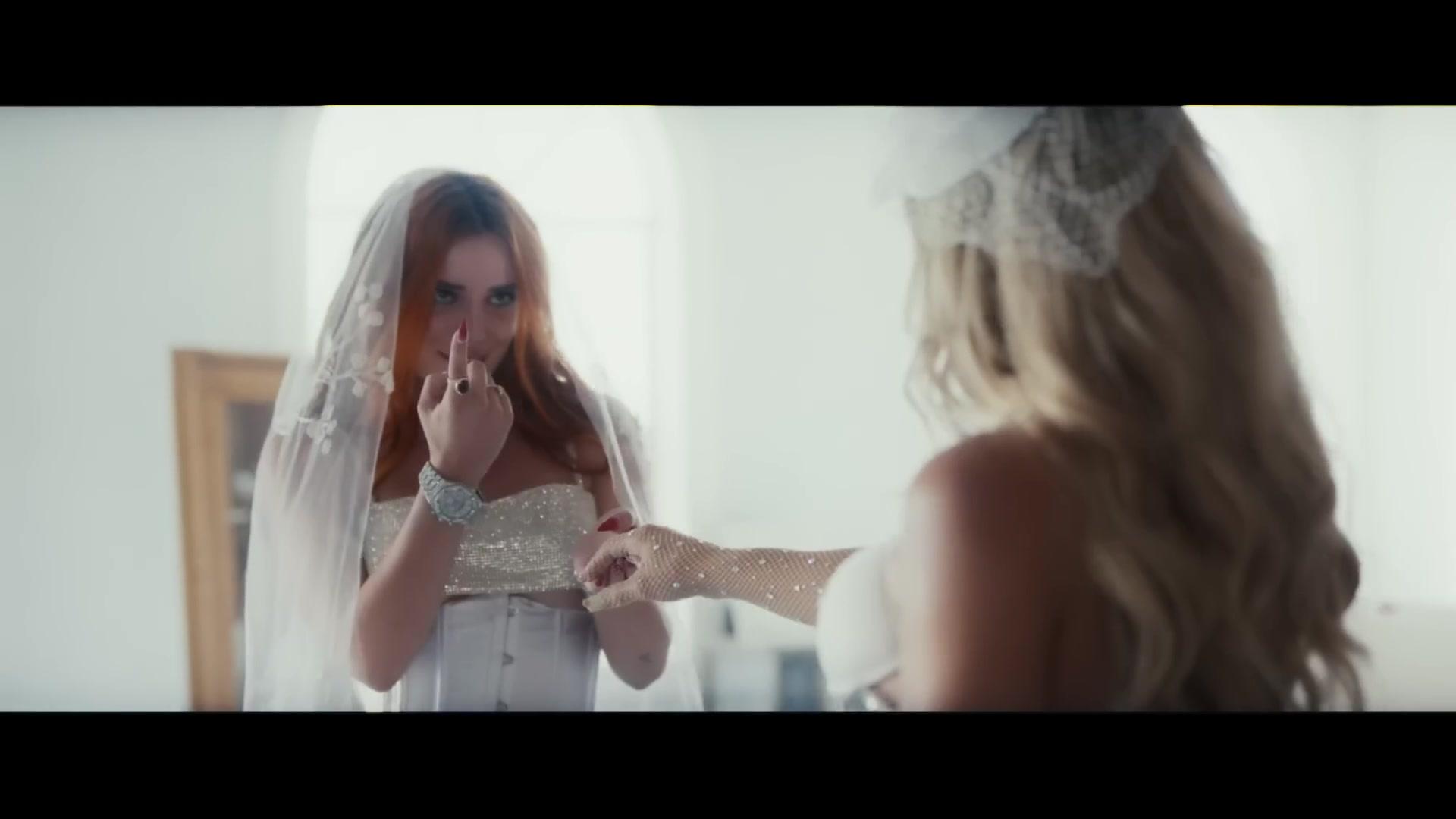 Bella_ShakeIt_MV_BTD_039.jpg