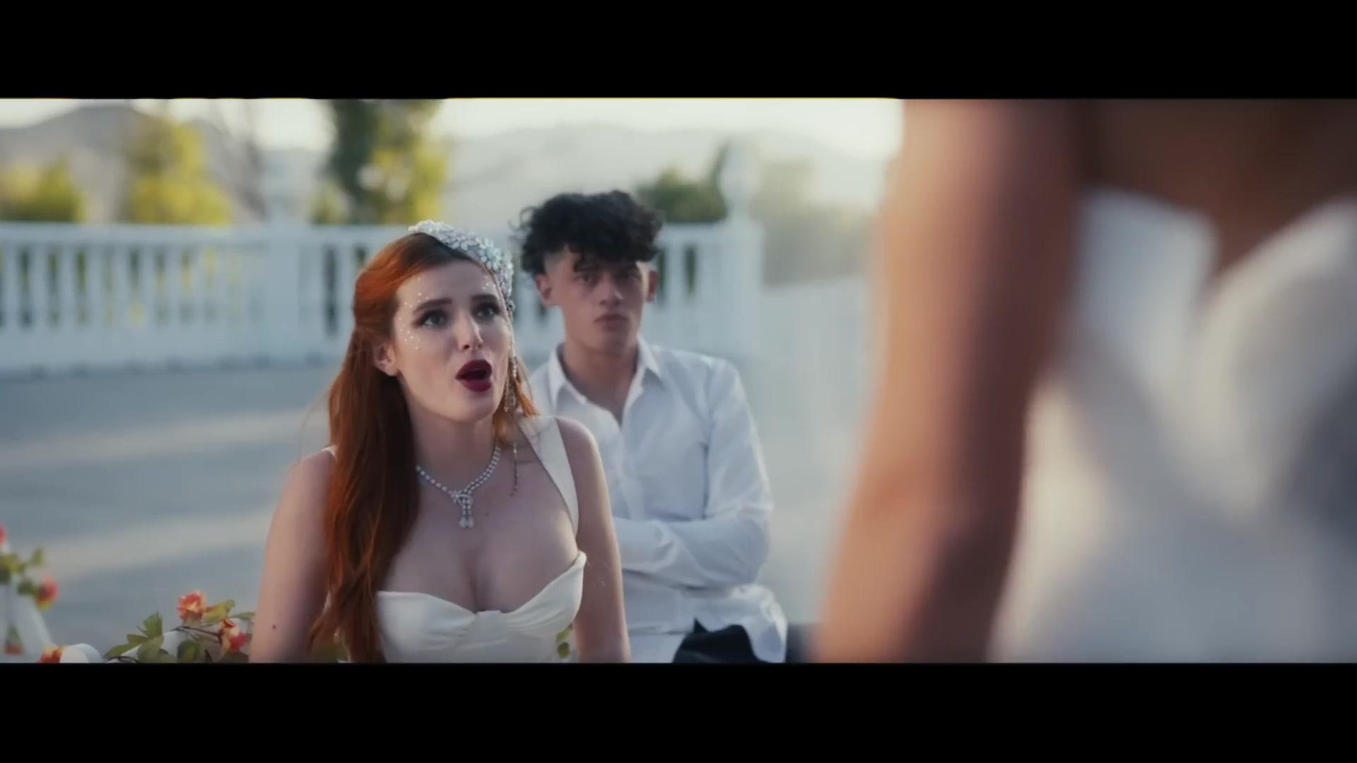 Bella_ShakeIt_MV_BTD_127.jpg