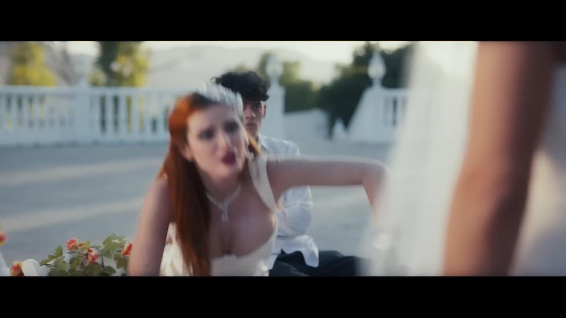 Bella_ShakeIt_MV_BTD_139.jpg