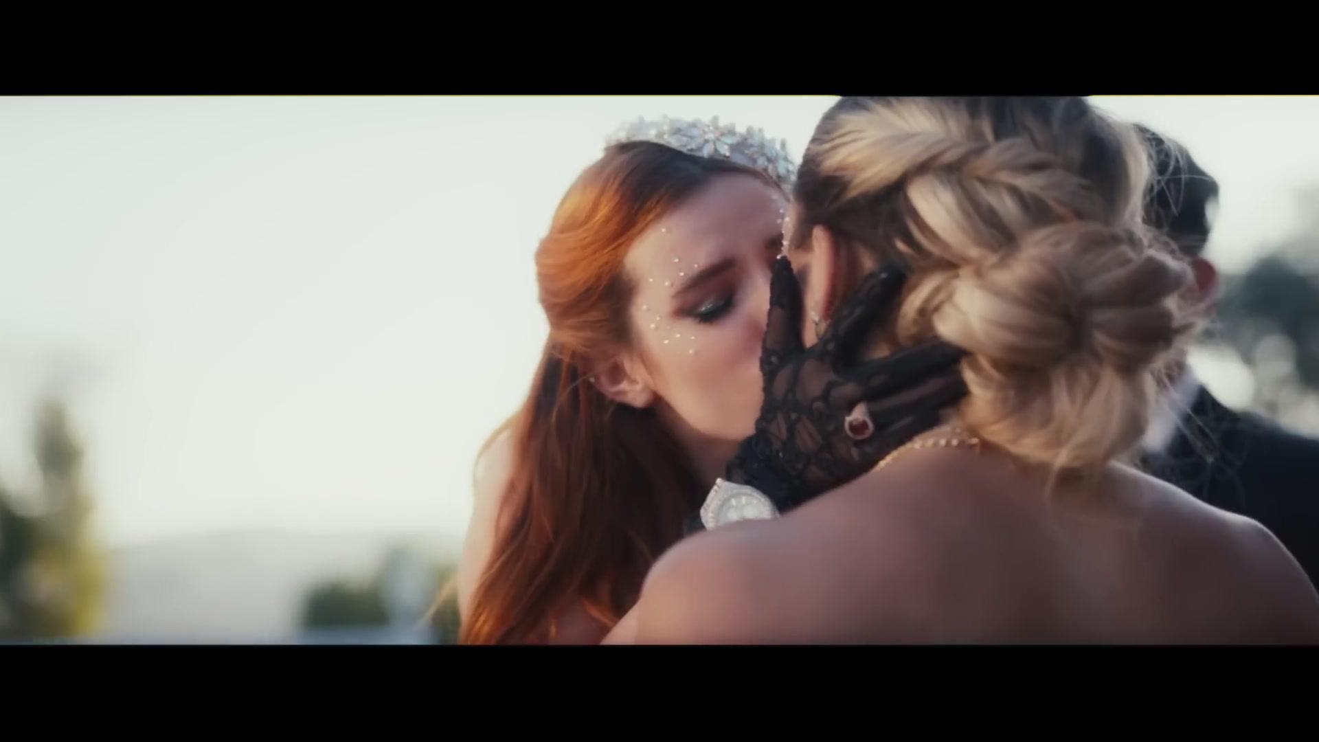 Bella_ShakeIt_MV_BTD_147.jpg