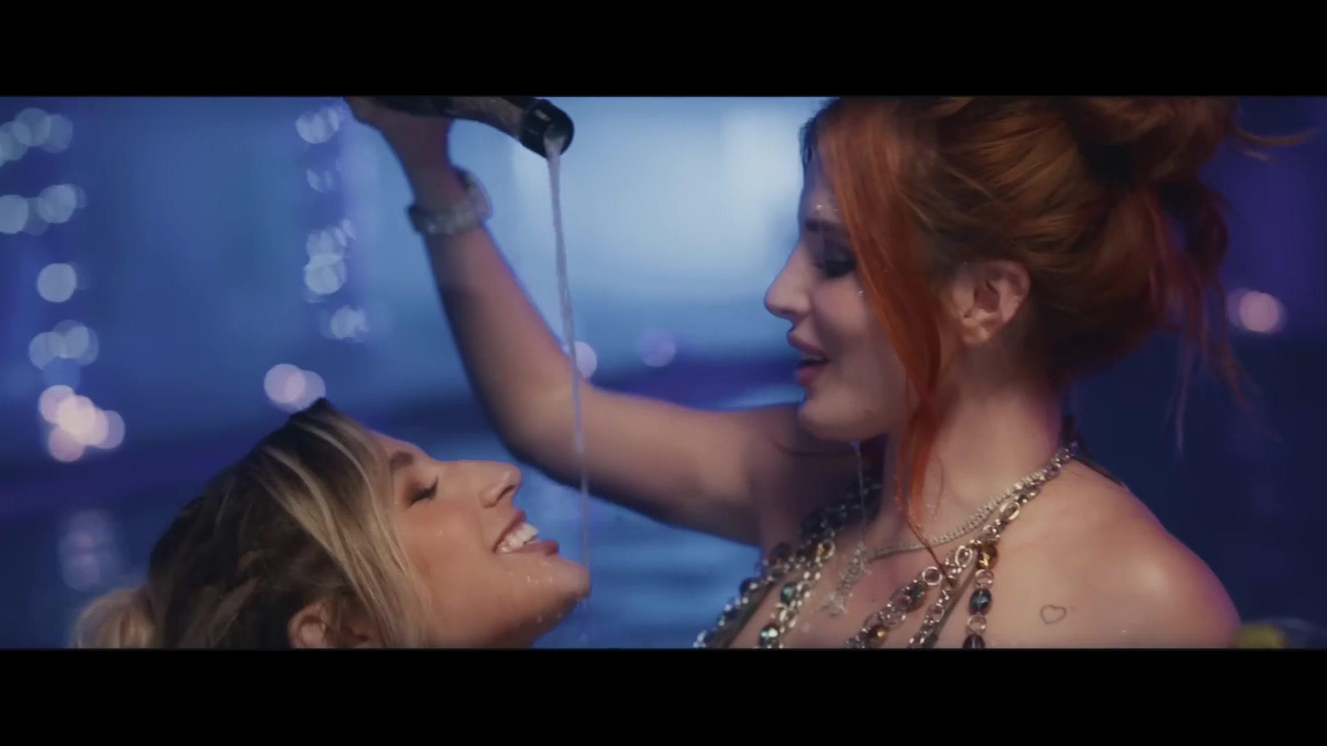 Bella_ShakeIt_MV_BTD_293.jpg