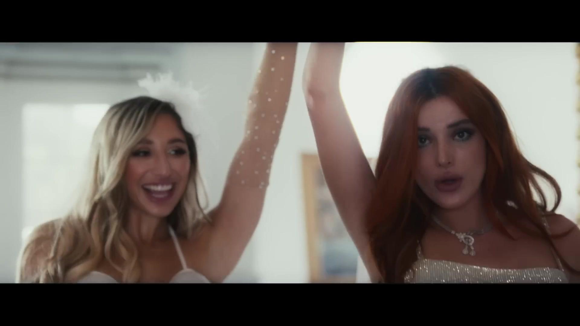 Bella_ShakeIt_MV_BTD_321.jpg