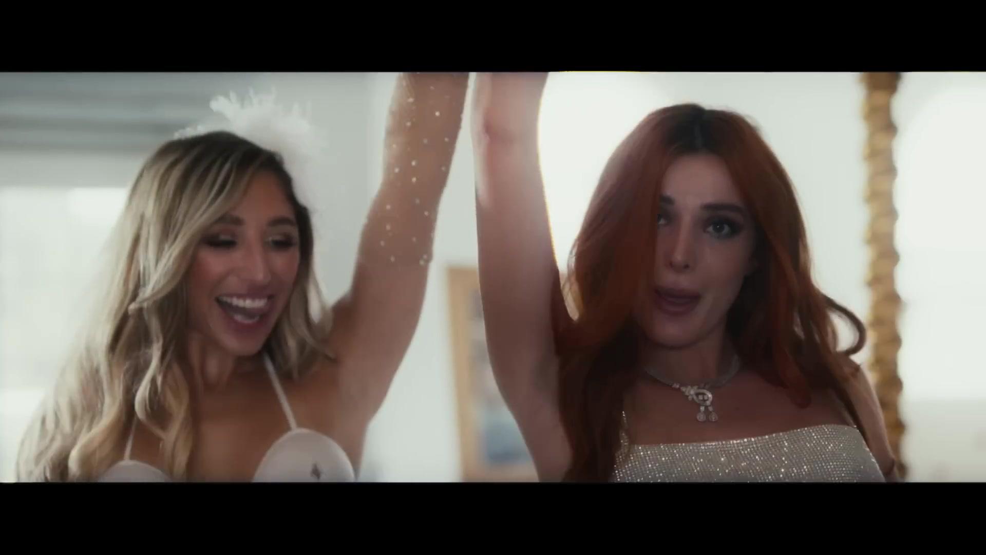 Bella_ShakeIt_MV_BTD_322.jpg