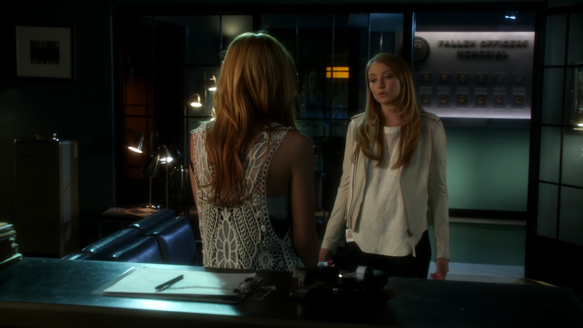 CSI_Crime_Scene_Investigation_S15E04_1080p_BTD_004050.jpg CSI_Crime_Scene_Investigation_S15E04_1080p_BTD_004050.jpg