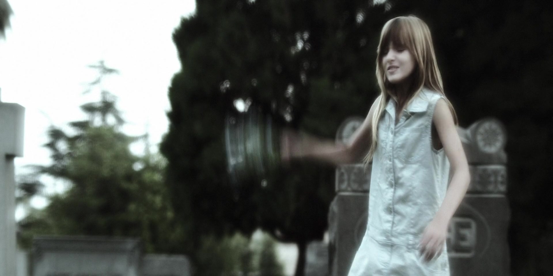 Forget_Me_Not_2009_1080p_BTD_005313.jpg