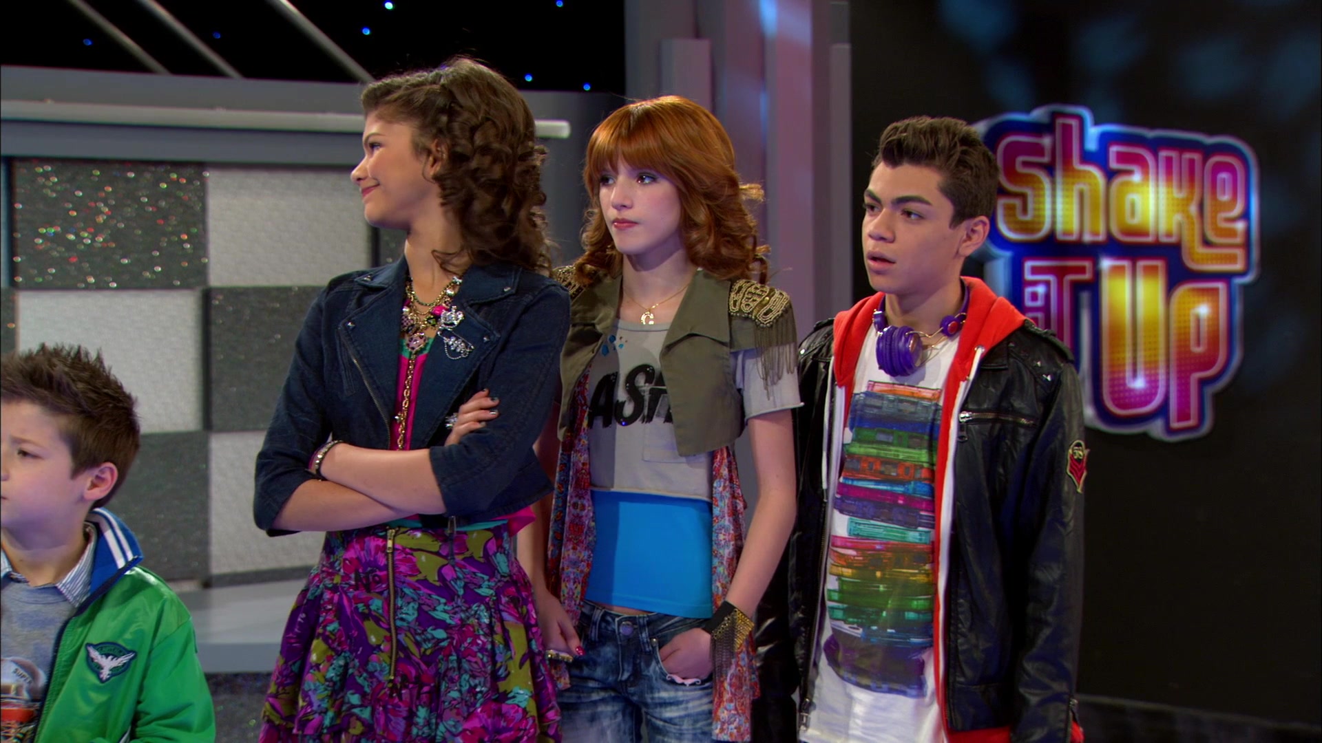 Good_Luck_Charlie_S02E13_1080p_BTD_001839.jpg Good_Luck_Charlie_S02E13_1080p_BTD_001839.jpg