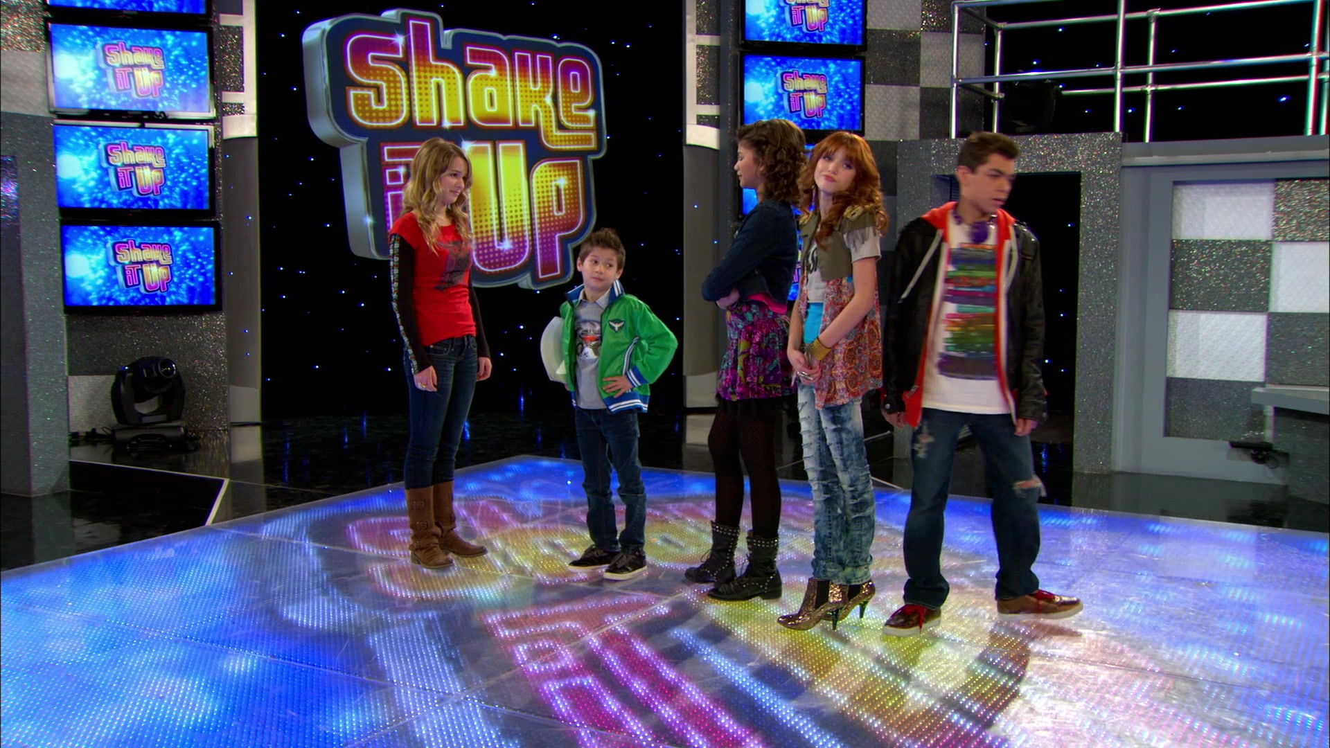 Good_Luck_Charlie_S02E13_1080p_BTD_001913.jpg