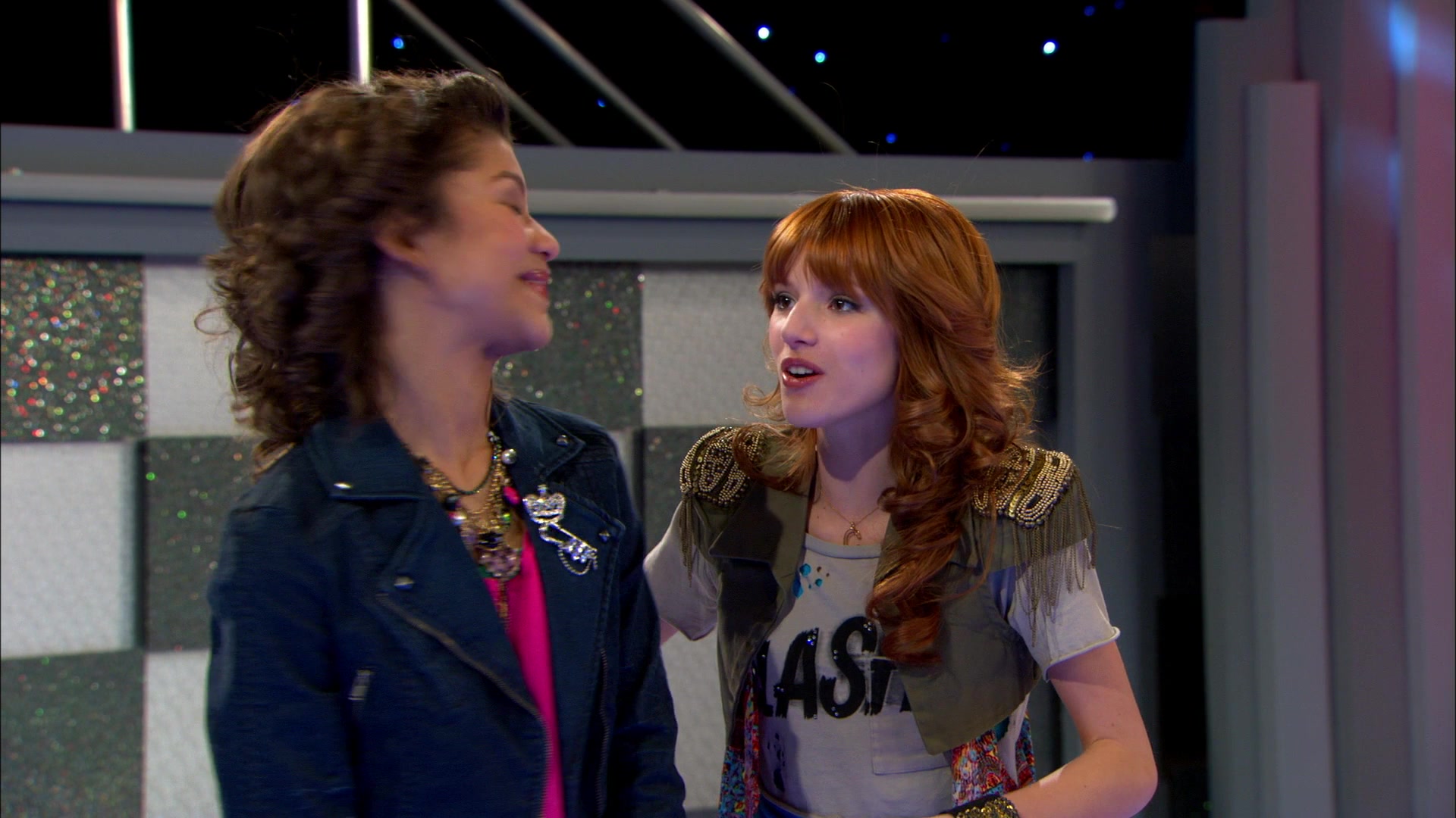 Good_Luck_Charlie_S02E13_1080p_BTD_001960.jpg Good_Luck_Charlie_S02E13_1080p_BTD_001960.jpg