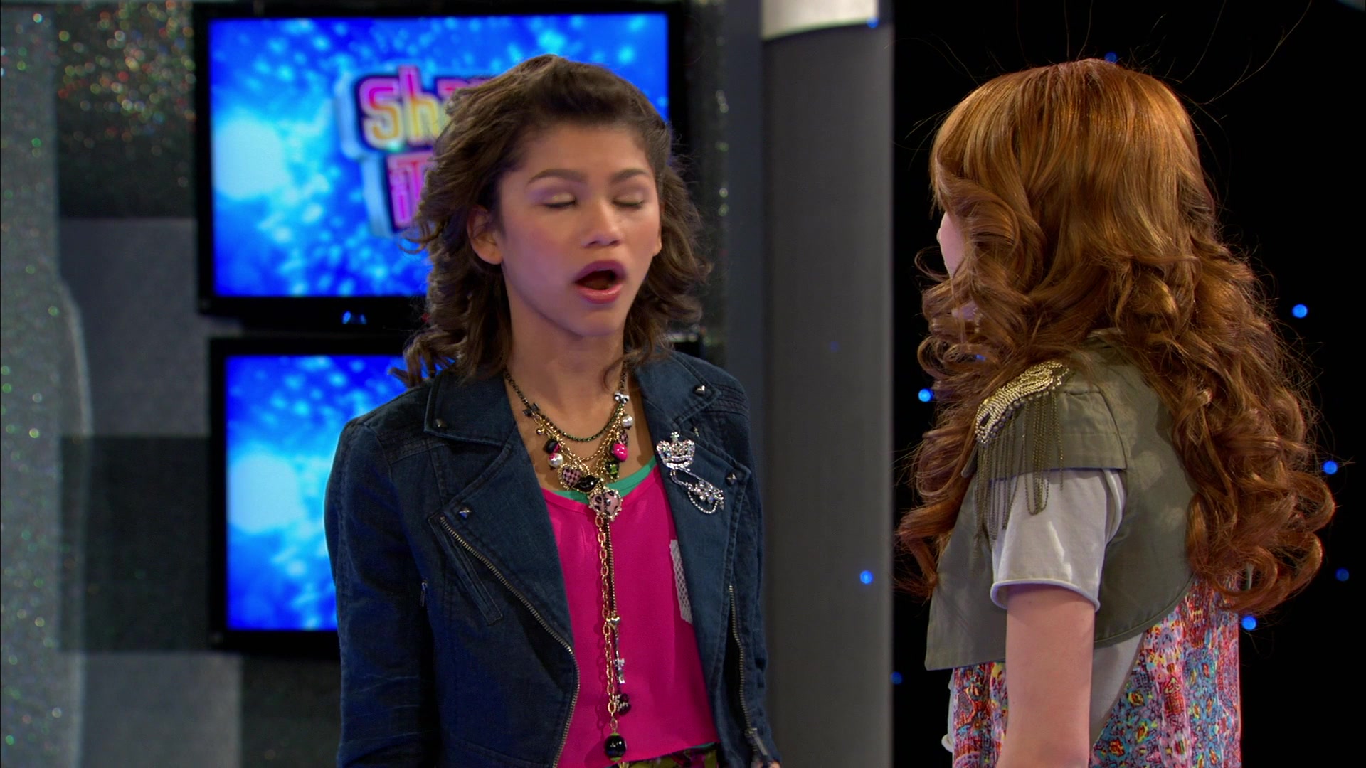 Good_Luck_Charlie_S02E13_1080p_BTD_001975.jpg