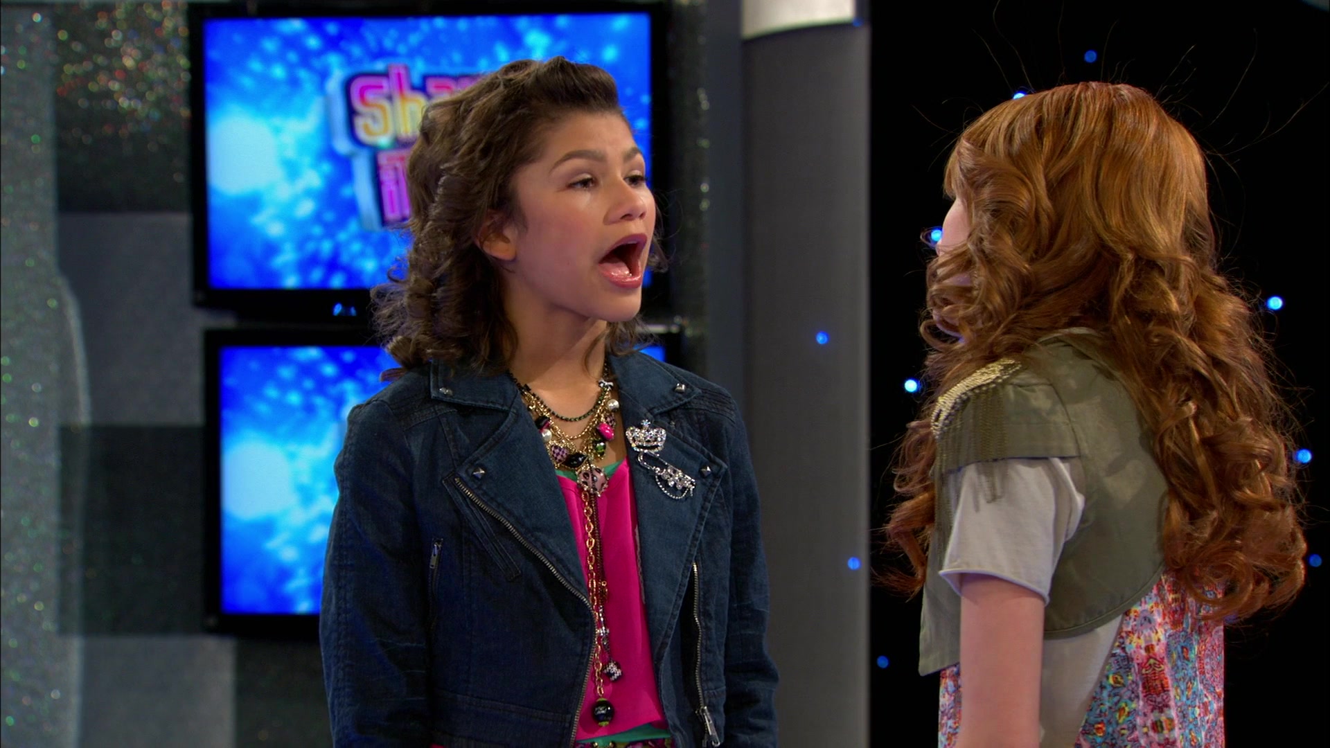 Good_Luck_Charlie_S02E13_1080p_BTD_001988.jpg Good_Luck_Charlie_S02E13_1080p_BTD_001988.jpg