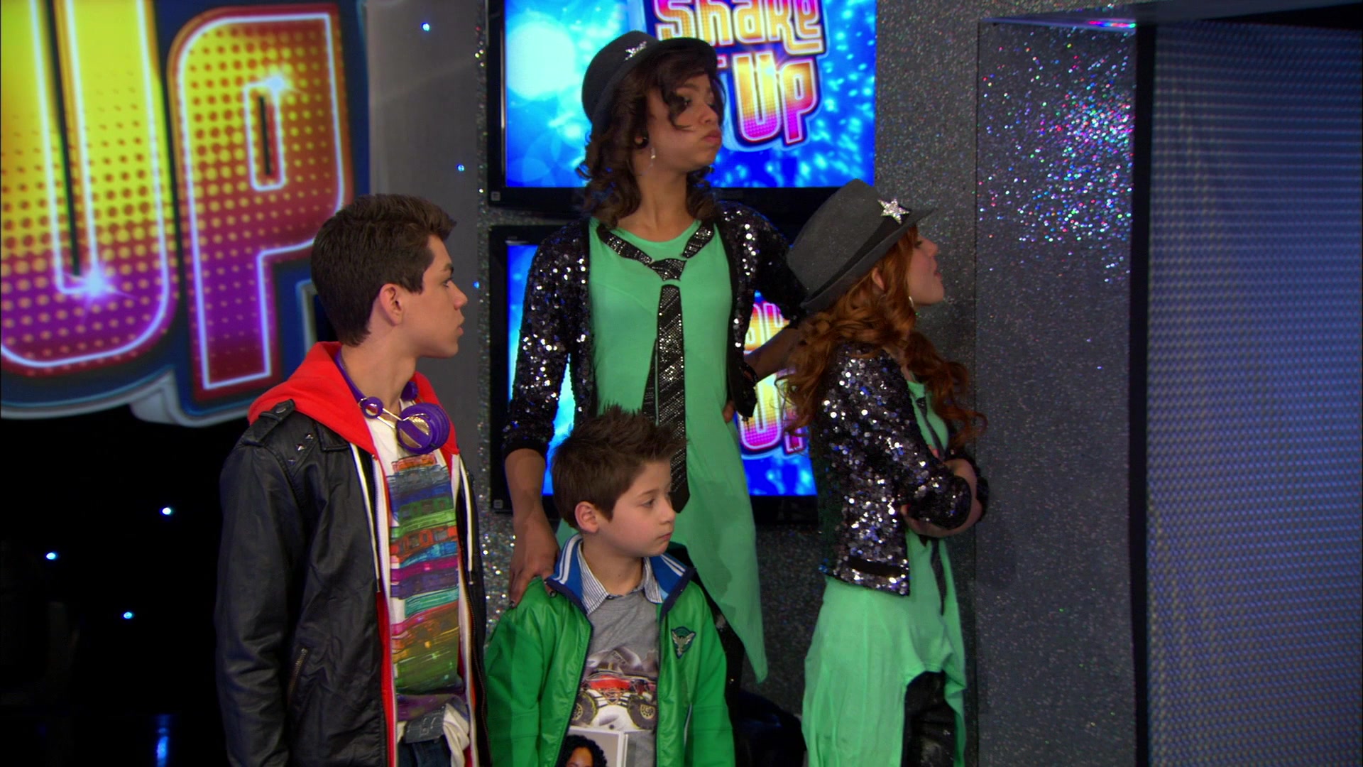 Good_Luck_Charlie_S02E13_1080p_BTD_002310.jpg