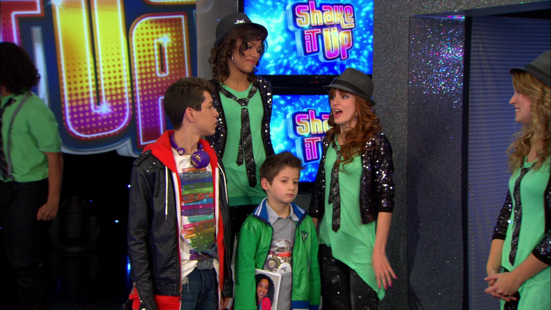 Good_Luck_Charlie_S02E13_1080p_BTD_002349.jpg
