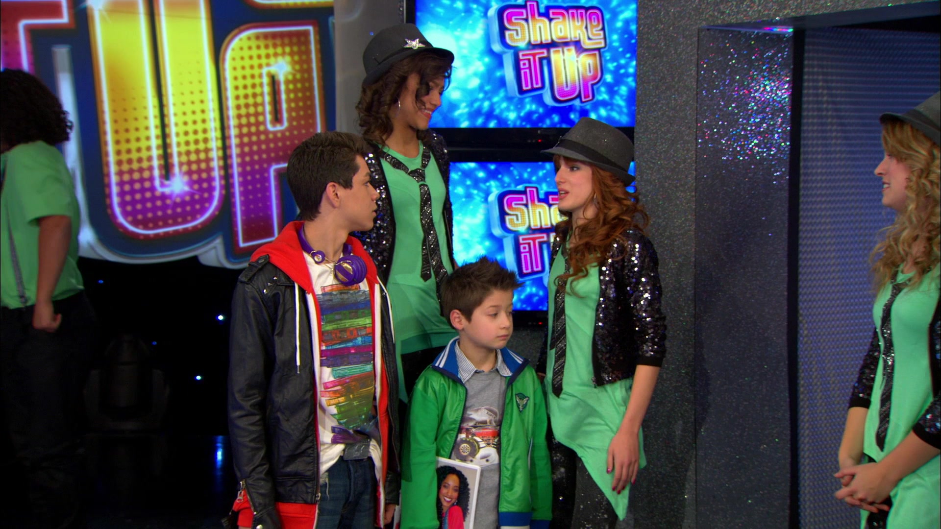 Good_Luck_Charlie_S02E13_1080p_BTD_002350.jpg