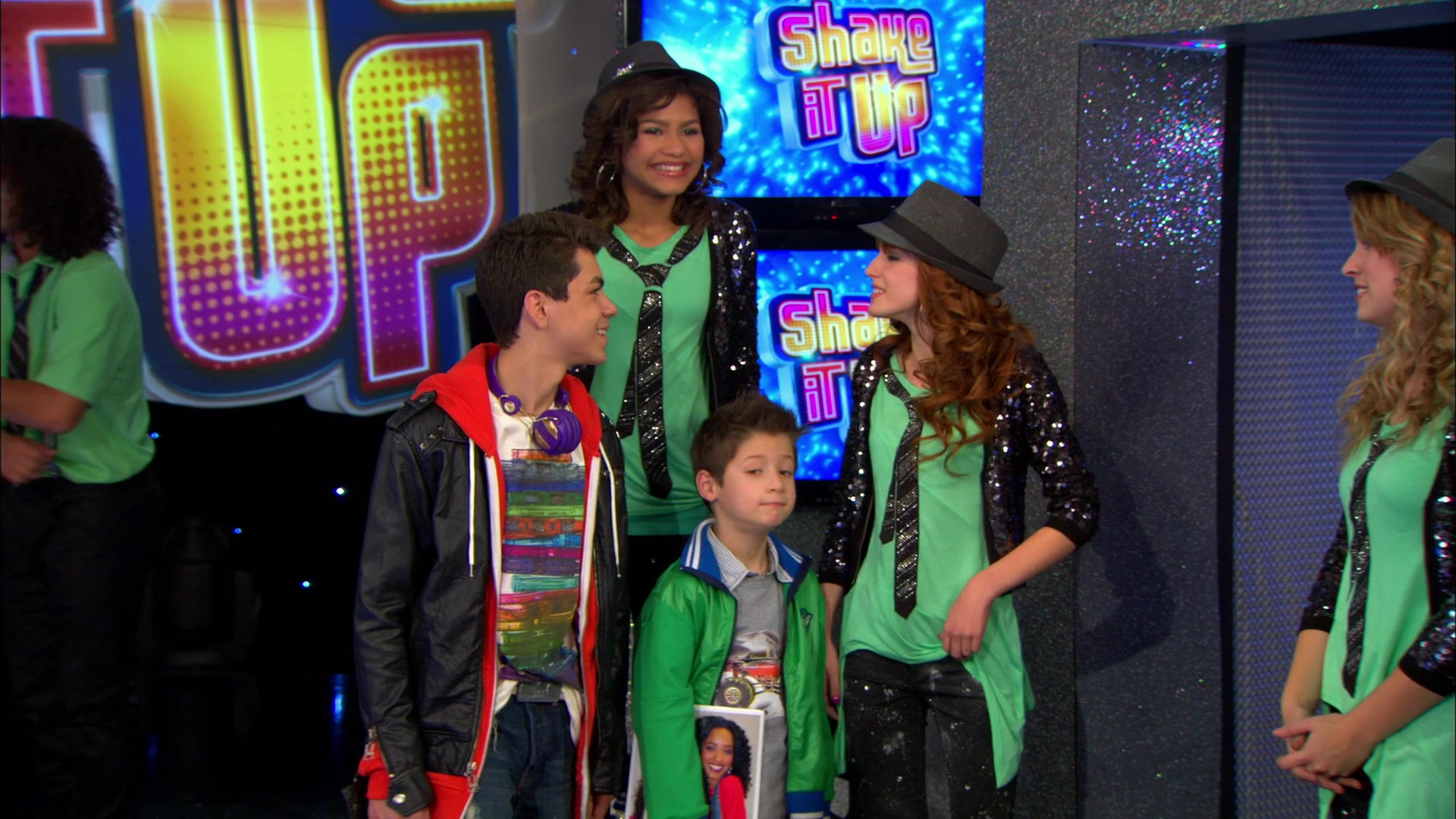 Good_Luck_Charlie_S02E13_1080p_BTD_002353.jpg