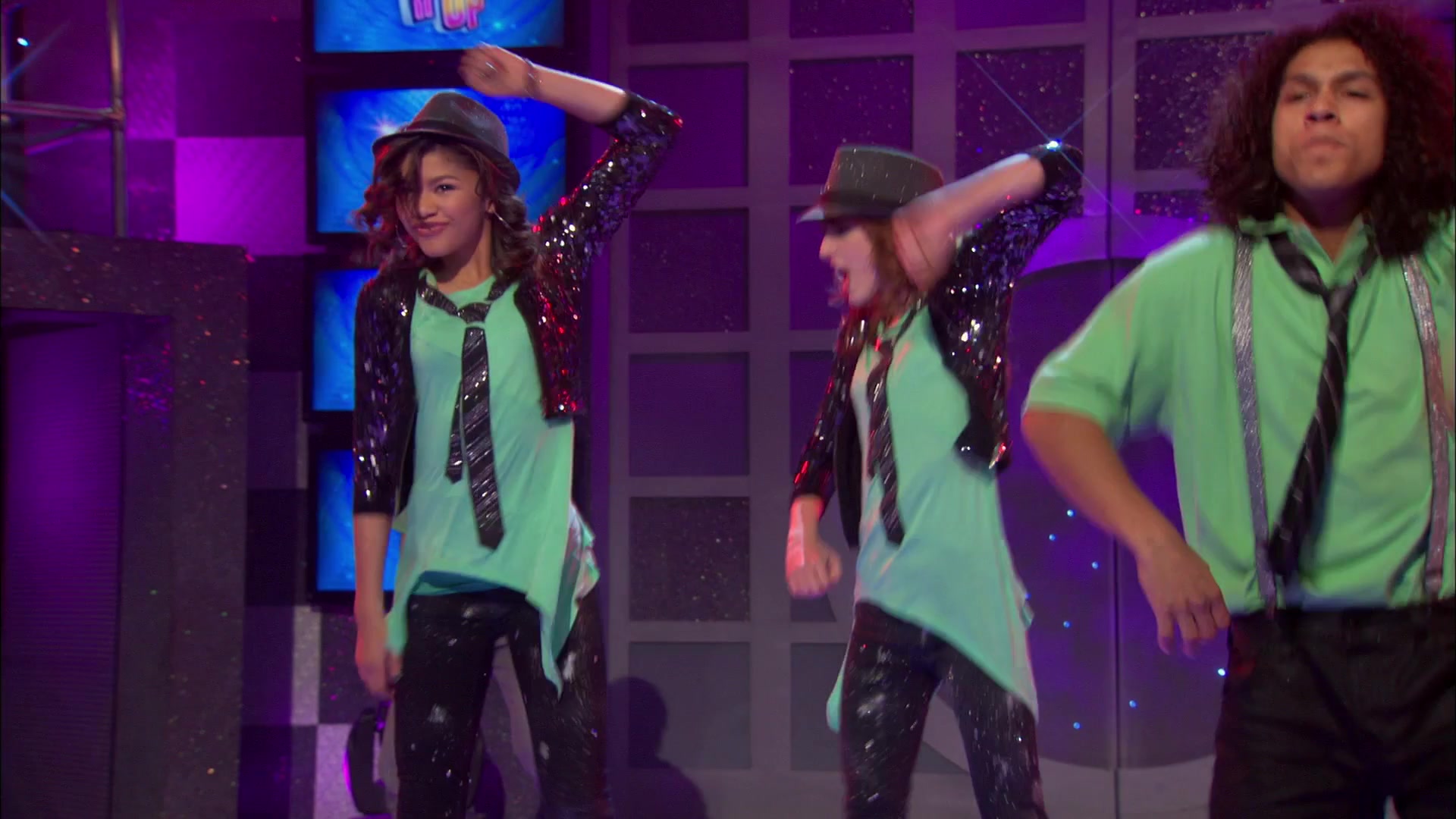 Good_Luck_Charlie_S02E13_1080p_BTD_002851.jpg