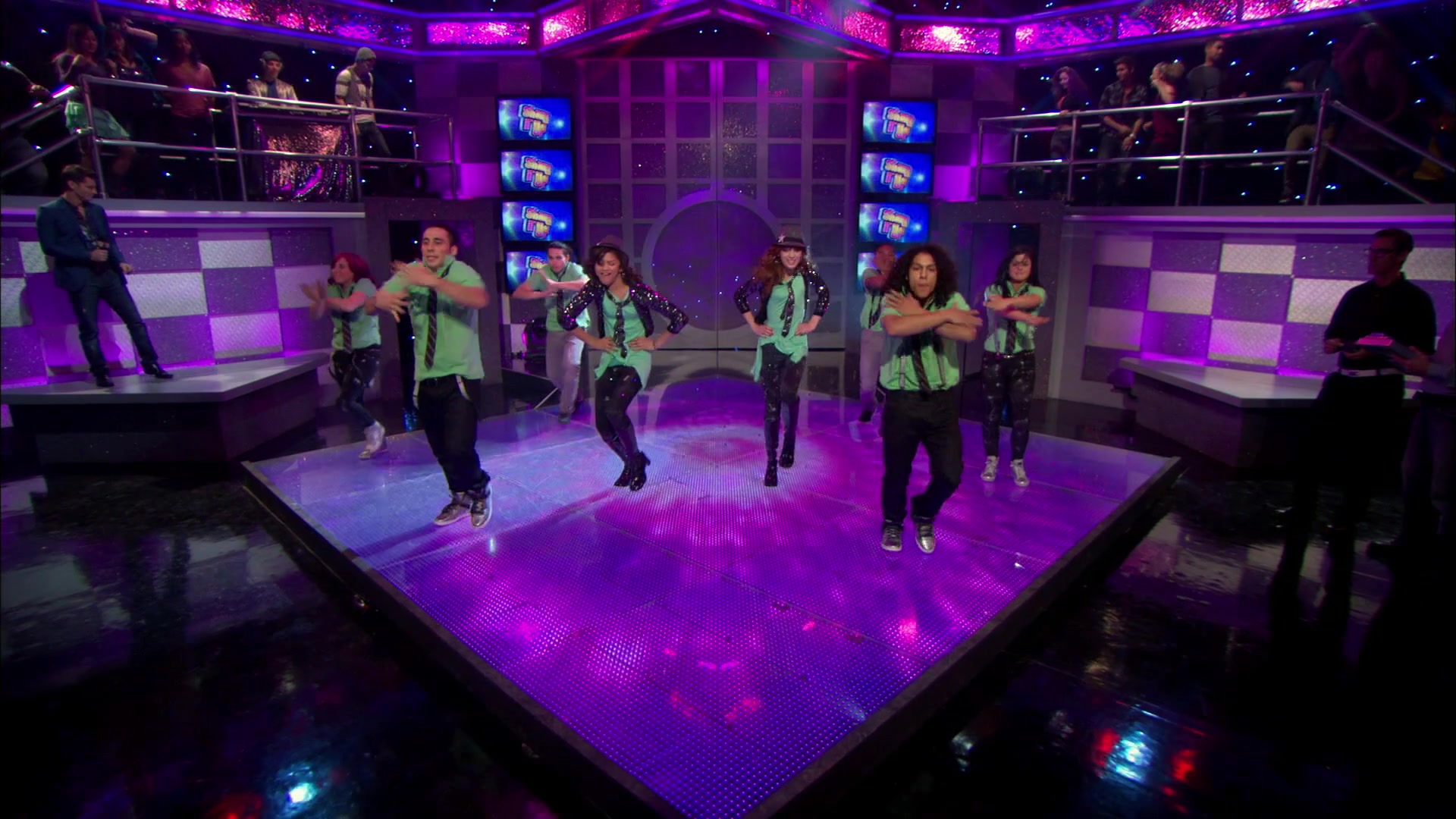 Good_Luck_Charlie_S02E13_1080p_BTD_002856.jpg