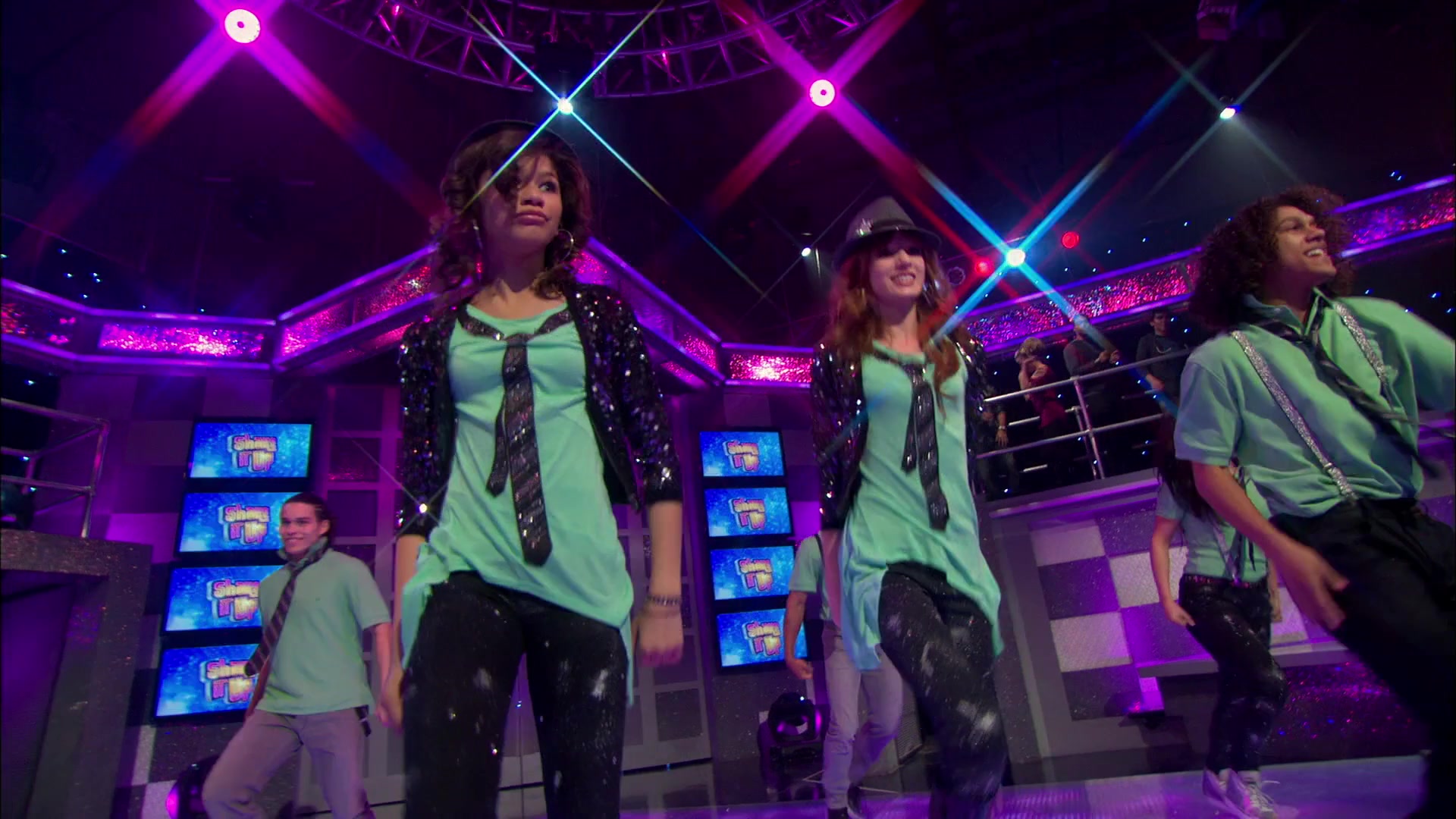 Good_Luck_Charlie_S02E13_1080p_BTD_002865.jpg