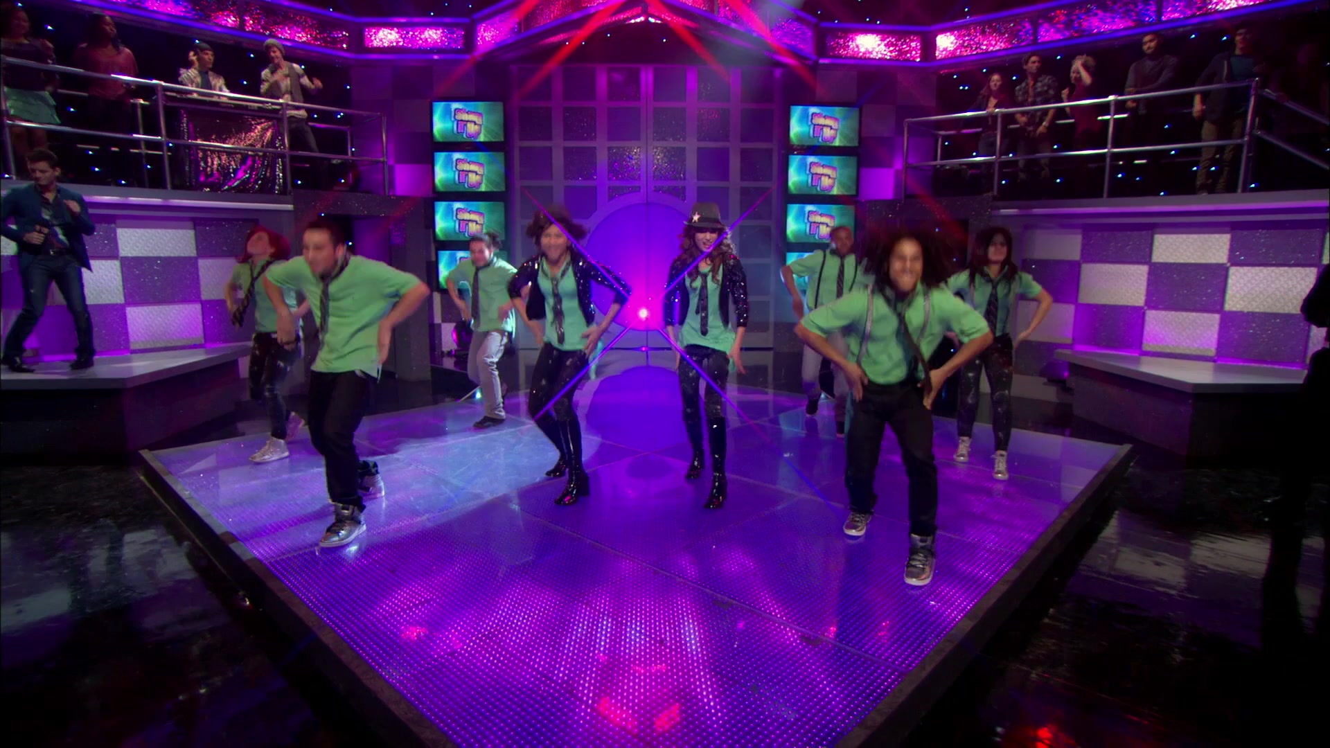 Good_Luck_Charlie_S02E13_1080p_BTD_002872.jpg