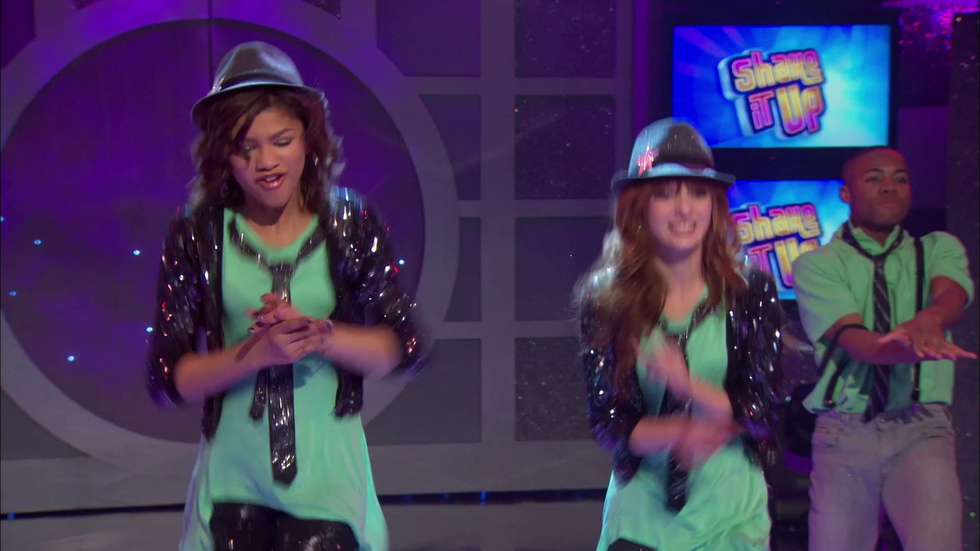 Good_Luck_Charlie_S02E13_1080p_BTD_002876.jpg