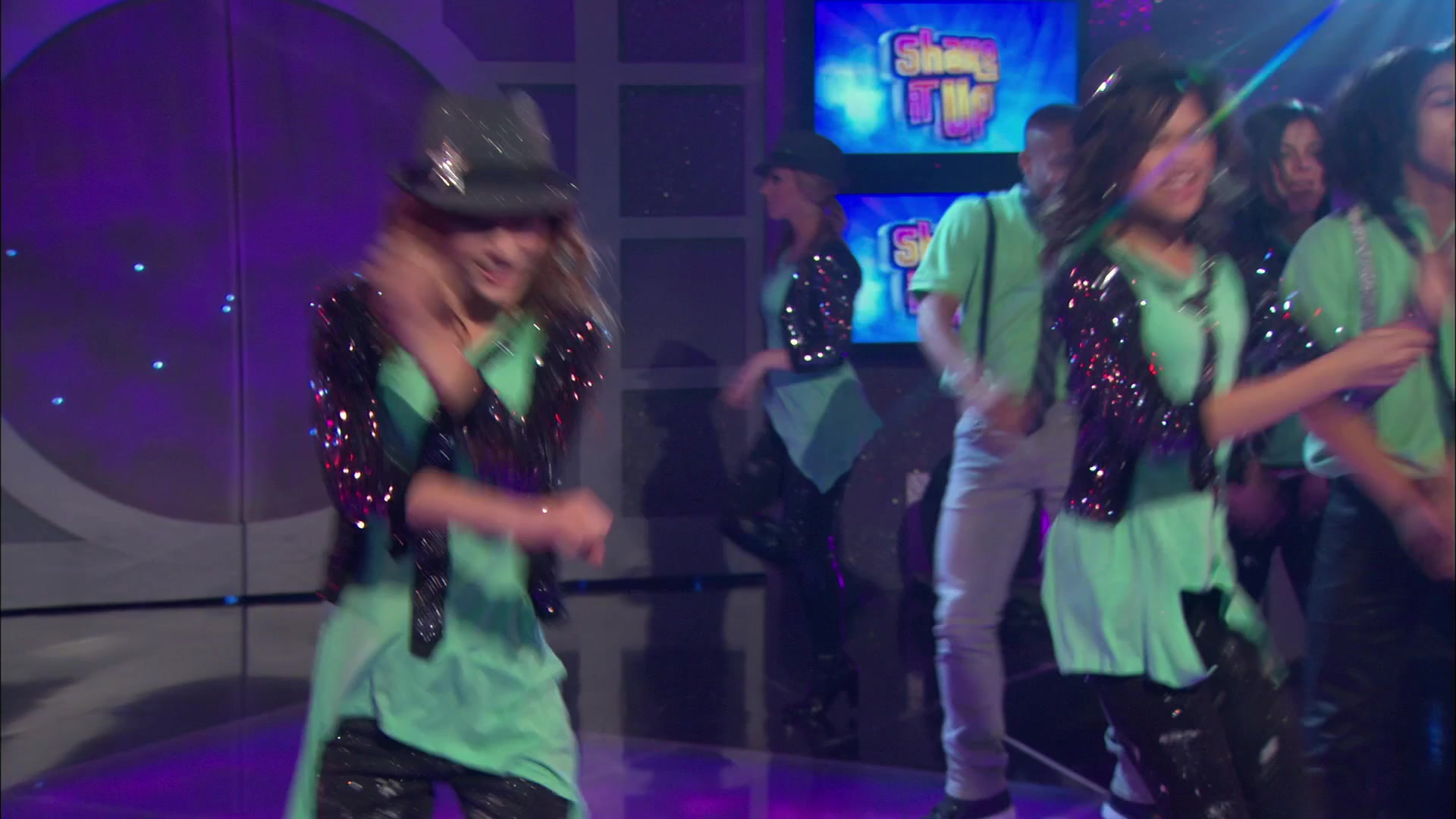 Good_Luck_Charlie_S02E13_1080p_BTD_002885.jpg Good_Luck_Charlie_S02E13_1080p_BTD_002885.jpg