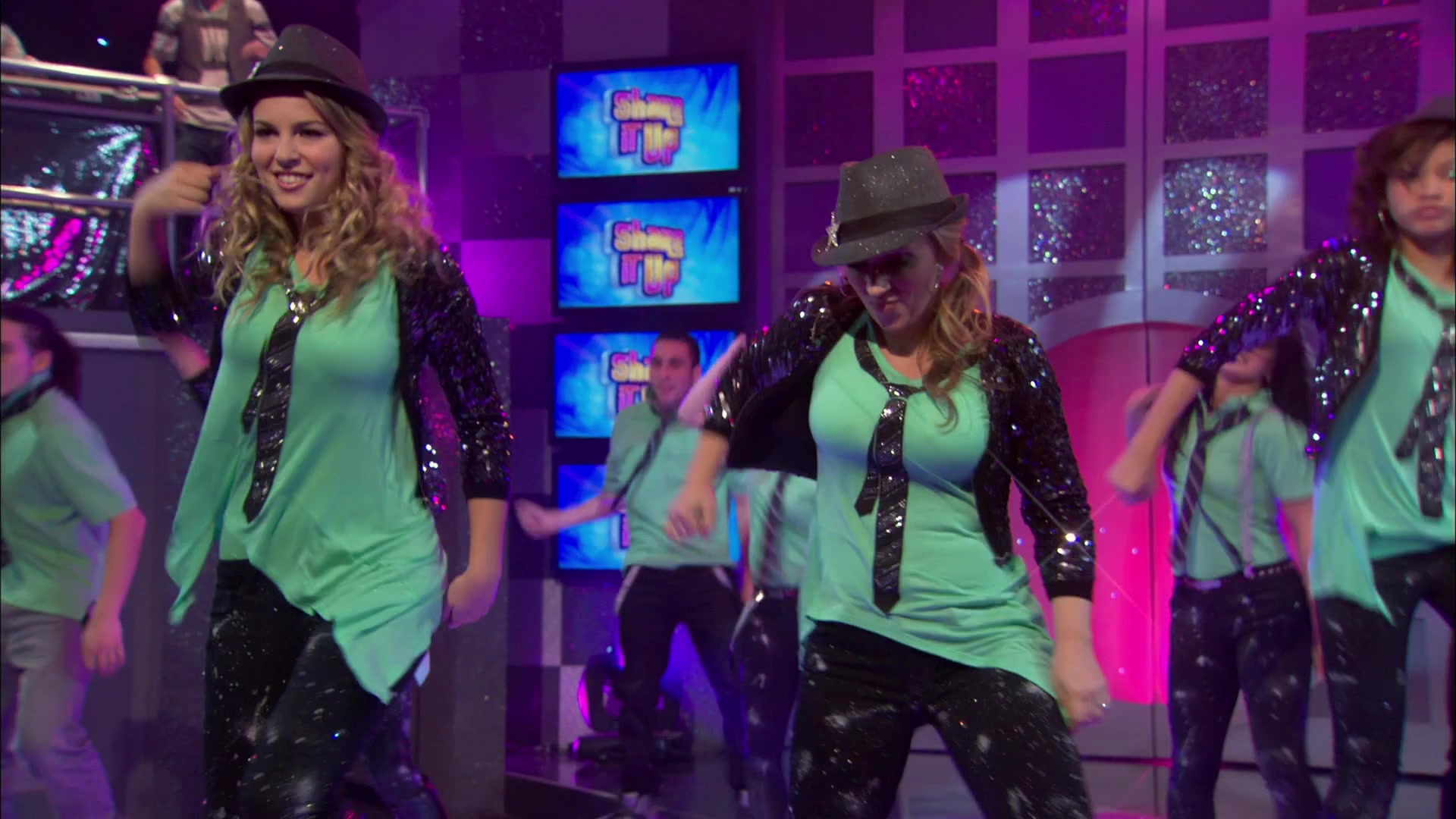 Good_Luck_Charlie_S02E13_1080p_BTD_002918.jpg